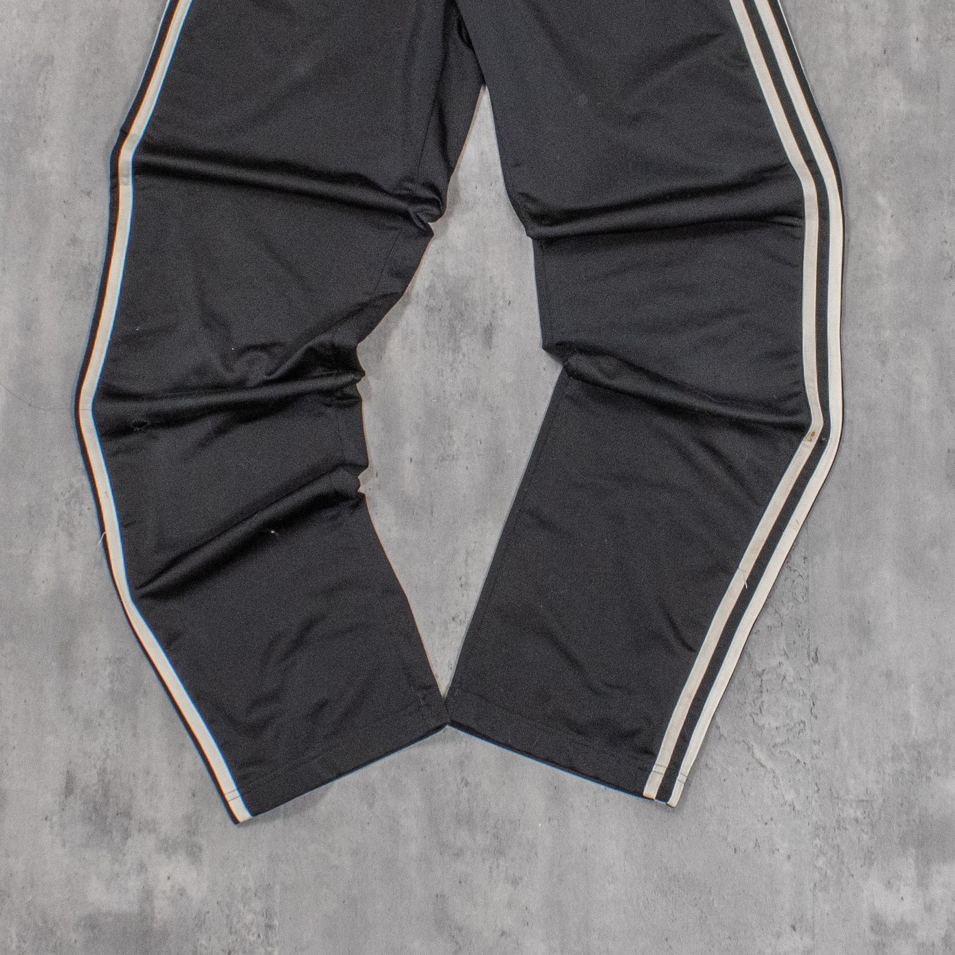 Adidas Adidas Black Track Sweat Straight Legged Relax Fit Pant's Size US 30 / EU 46 - 3 Thumbnail