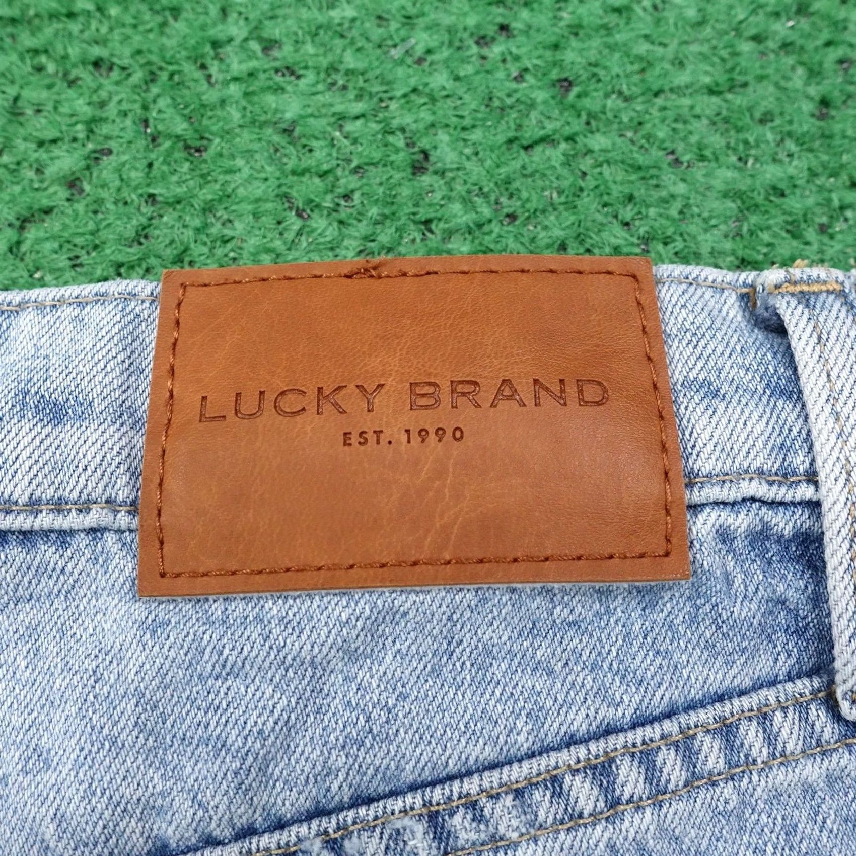 Lucky Brand Lucky Brand Mom High Rise Shorts Womens 00 Denim Blue Distressed 5-Pocket Fringe Summer Casual Jeans Shorts Womens Size 24" / US 00 / IT 34 - 4 Thumbnail