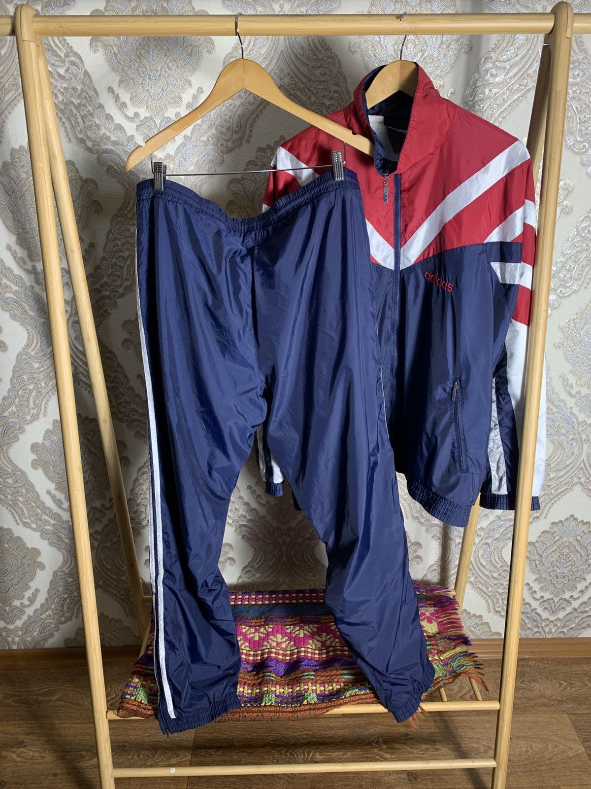 Adidas VINTAGE ADIDAS ORIGINAL EQUIPMENT RETRO SUIT CASUAL Y2K 90s Size US L / EU 52-54 / 3 - 5 Thumbnail