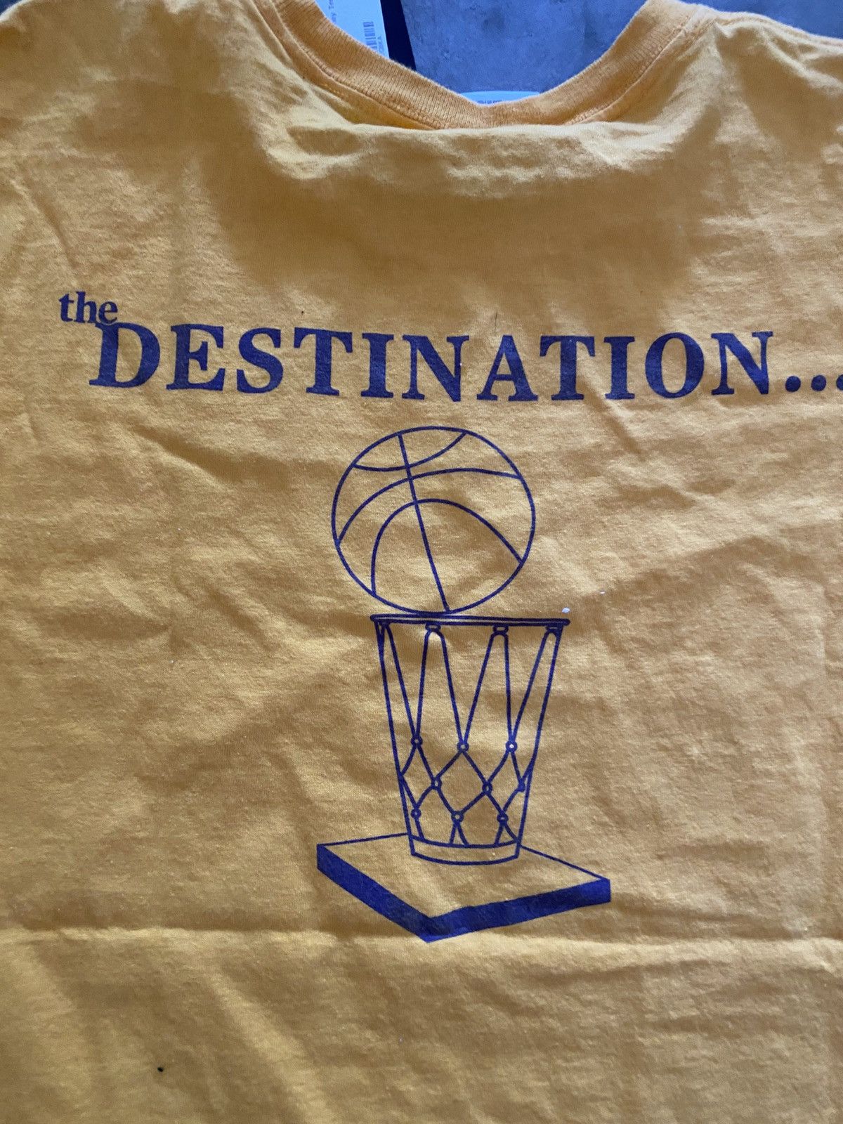 Vintage Vintage Los Angeles Lakers Gold Tee Size US XL / EU 56 / 4 - 7 Thumbnail