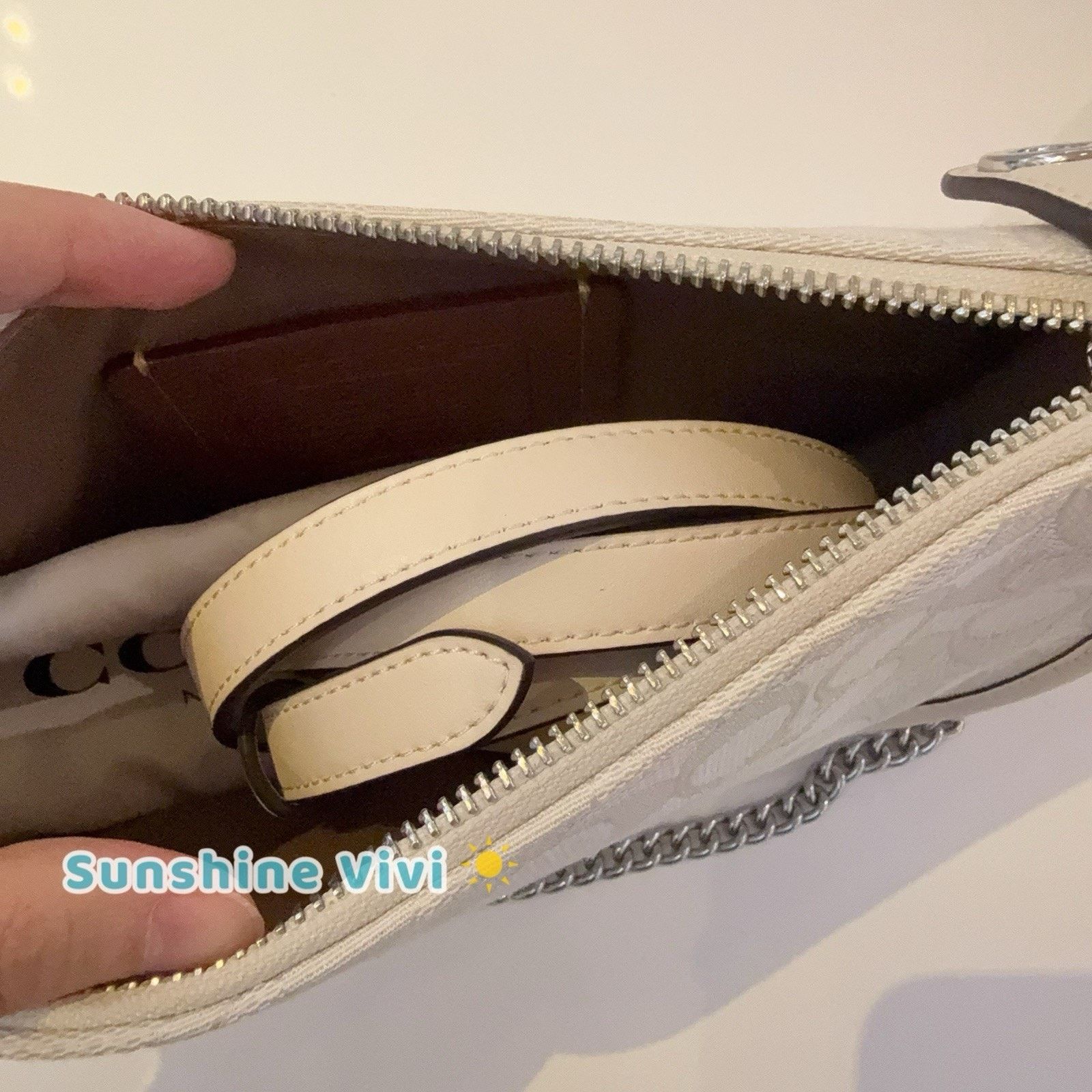 Coach NWT Coach Swinger CAM48 Silver/Cloud Chalk Bag Size ONE SIZE - 7 Thumbnail