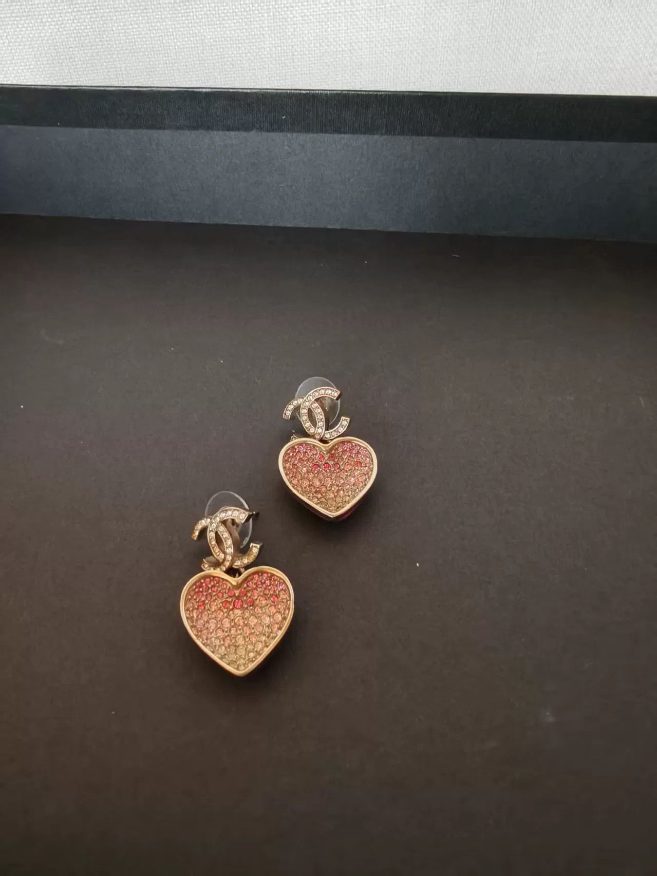 Chanel Chanel Heart Earrings Size ONE SIZE - 1 Thumbnail