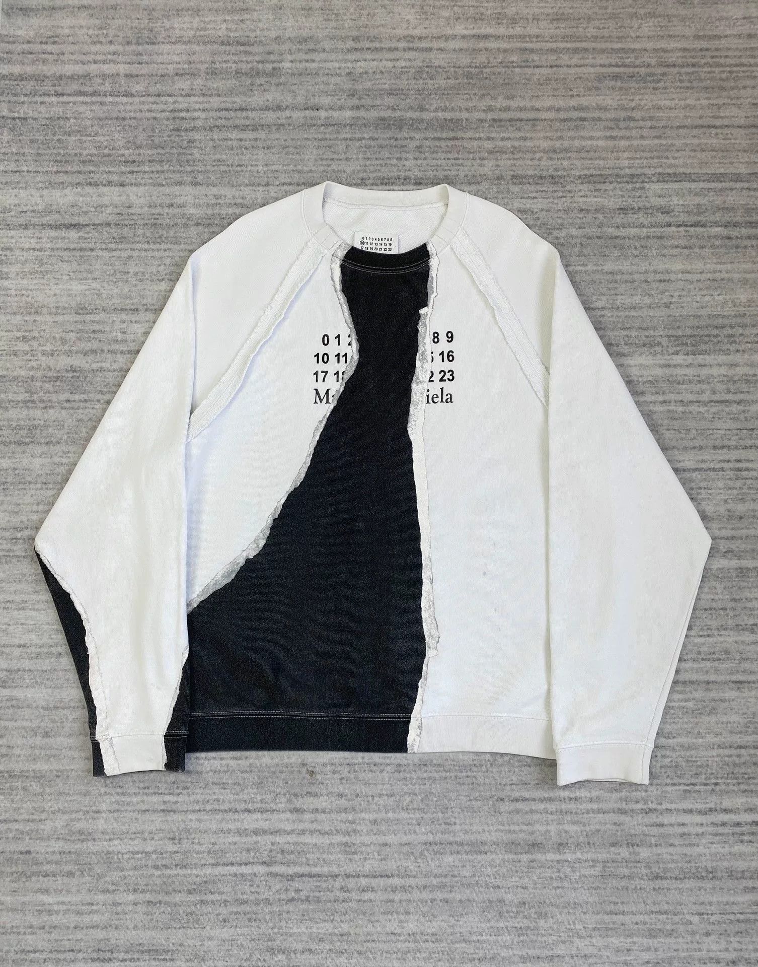 Maison Margiela maison margiela black and white sweatshirt Size US L / EU 52-54 / 3 - 1 Thumbnail