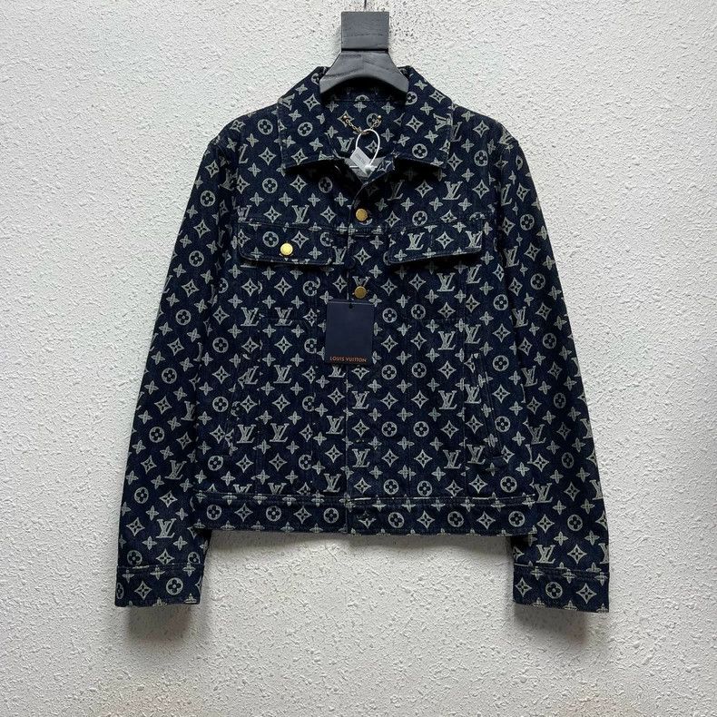 Louis Vuitton Louis Vuitton Original monogrammed Logo denim jacket Size US S / EU 44-46 / 1 - 1 Thumbnail