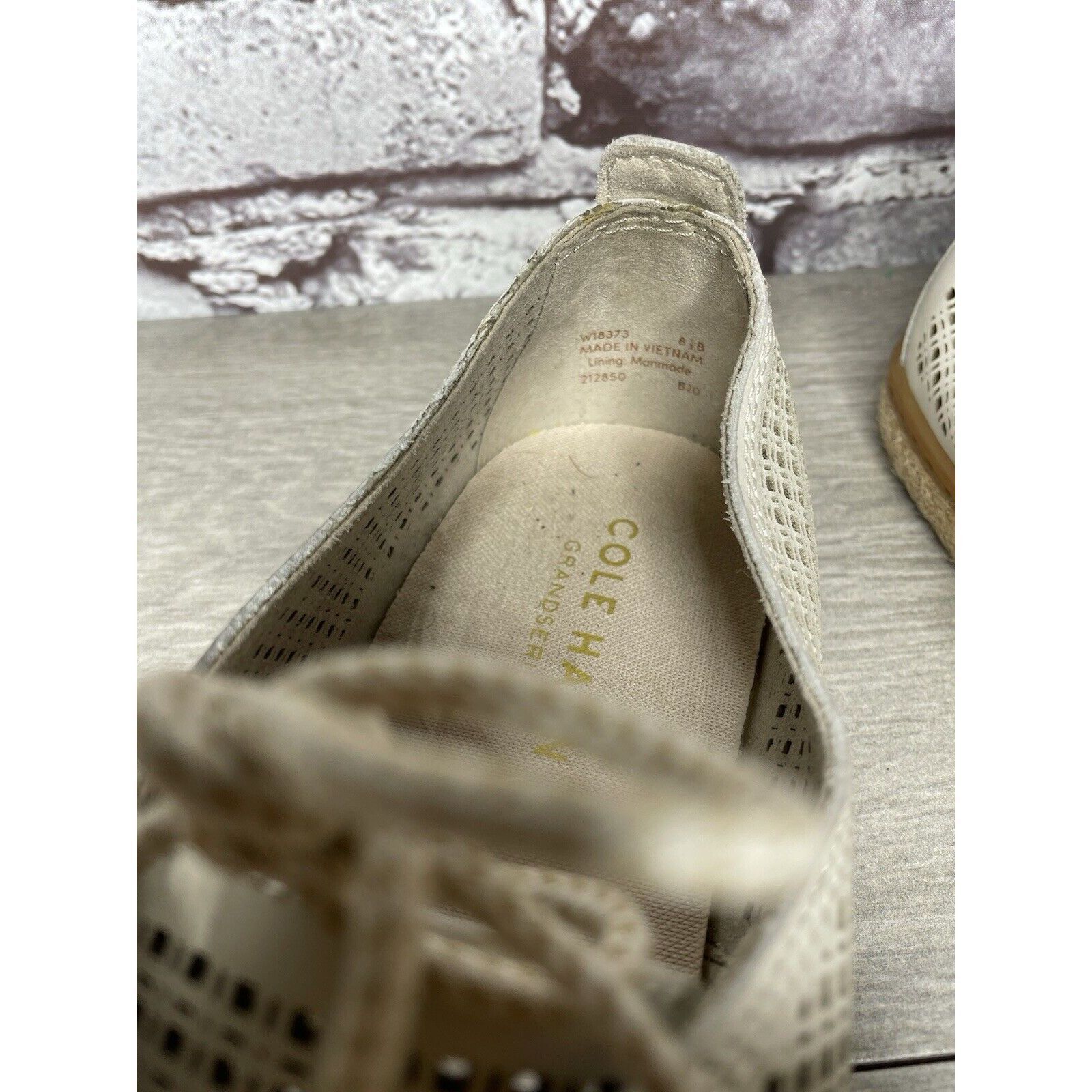 Cole Haan Cole Haan Ivory Leather Perforated Espadrilles Comfort Shoes Size US 8.5 / IT 38.5 - 16 Thumbnail