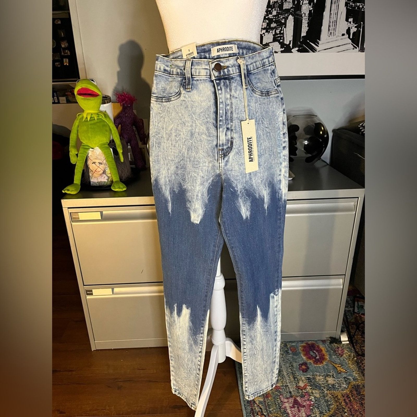 Other NWT Aphrodite Jeans Womens Size 9 Size 29" - 1 Thumbnail