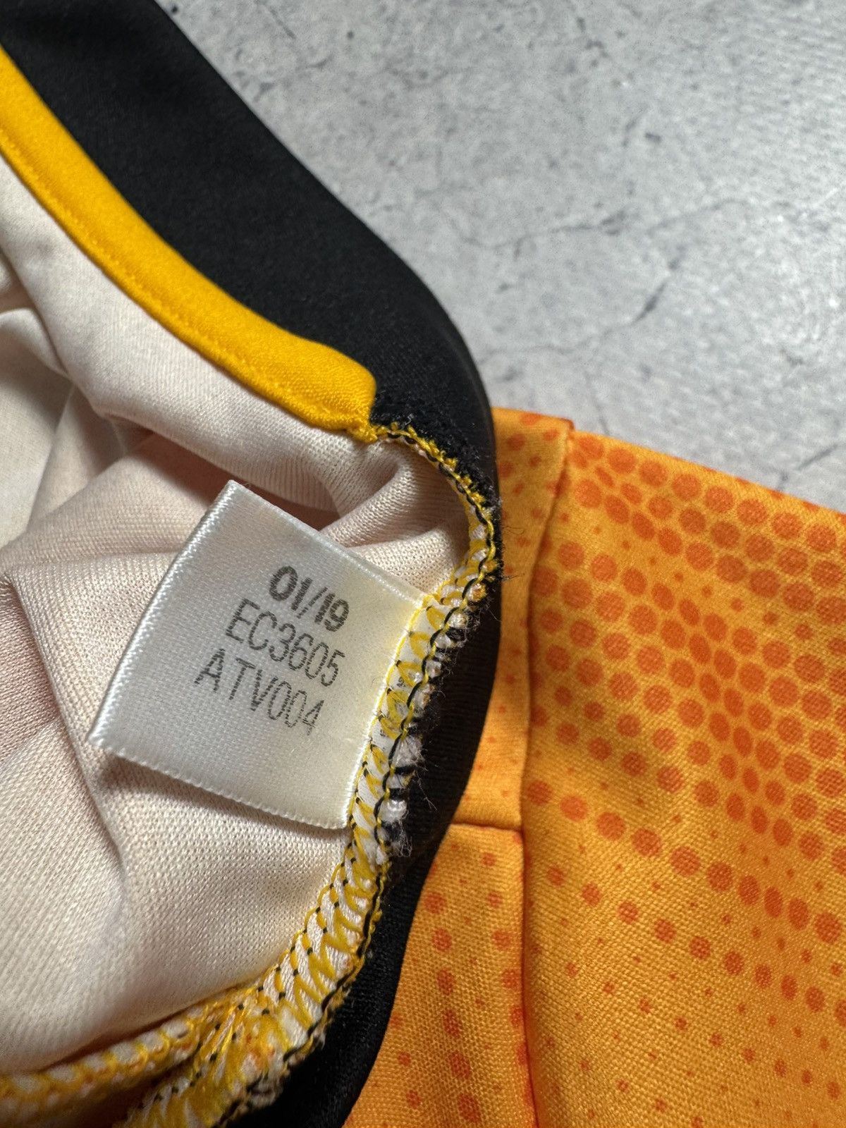 Adidas Adidas FC Wolverhampton 2019/2020 Vintage Soccer Jersey Size US XL / EU 56 / 4 - 7 Thumbnail