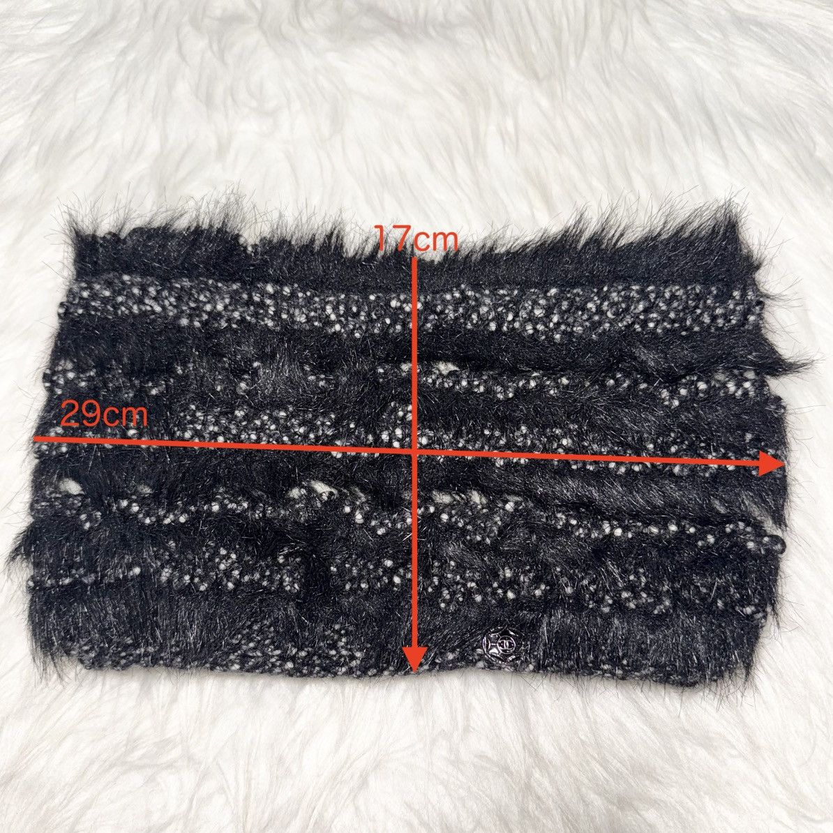 Chanel Authentic Chanel COCO-decorated tweed fur snood scarf M Size ONE SIZE - 3 Thumbnail