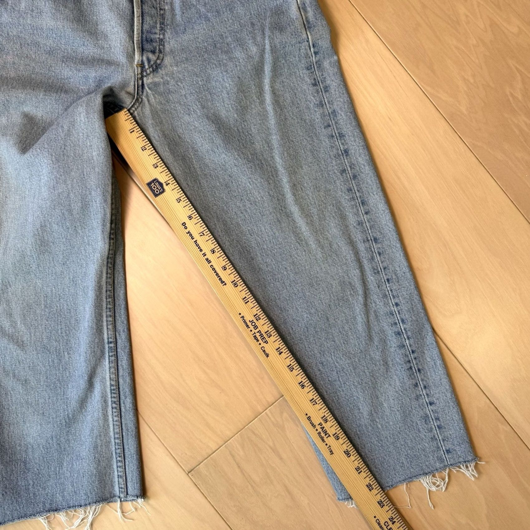 Levi's VINTAGE Levi's 501 Jeans 26 Blue Straight Leg 90s Denim For Women Non Selvedge Levi'S 501 Series 5-Pocket Design Button Closure Size 26" / US 2 / IT 38 - 6 Thumbnail