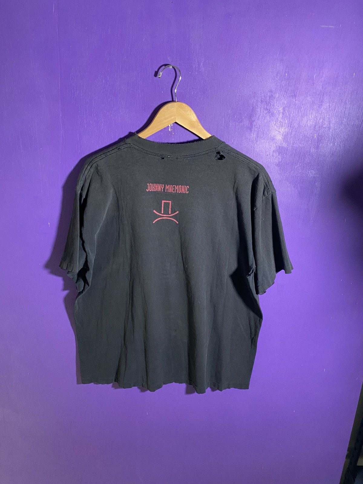 Vintage Vintage 1995 Johnny Mnemonic hack your own brain t-shirt Size US L / EU 52-54 / 3 - 2 Thumbnail