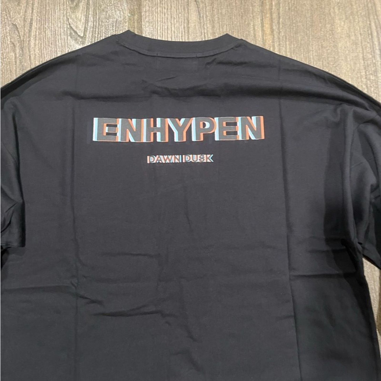Vintage NWT Enhypen Band Dawn Dusk Black Long Sleeve T-Shirt Size L Size US L / EU 52-54 / 3 - 3 Thumbnail