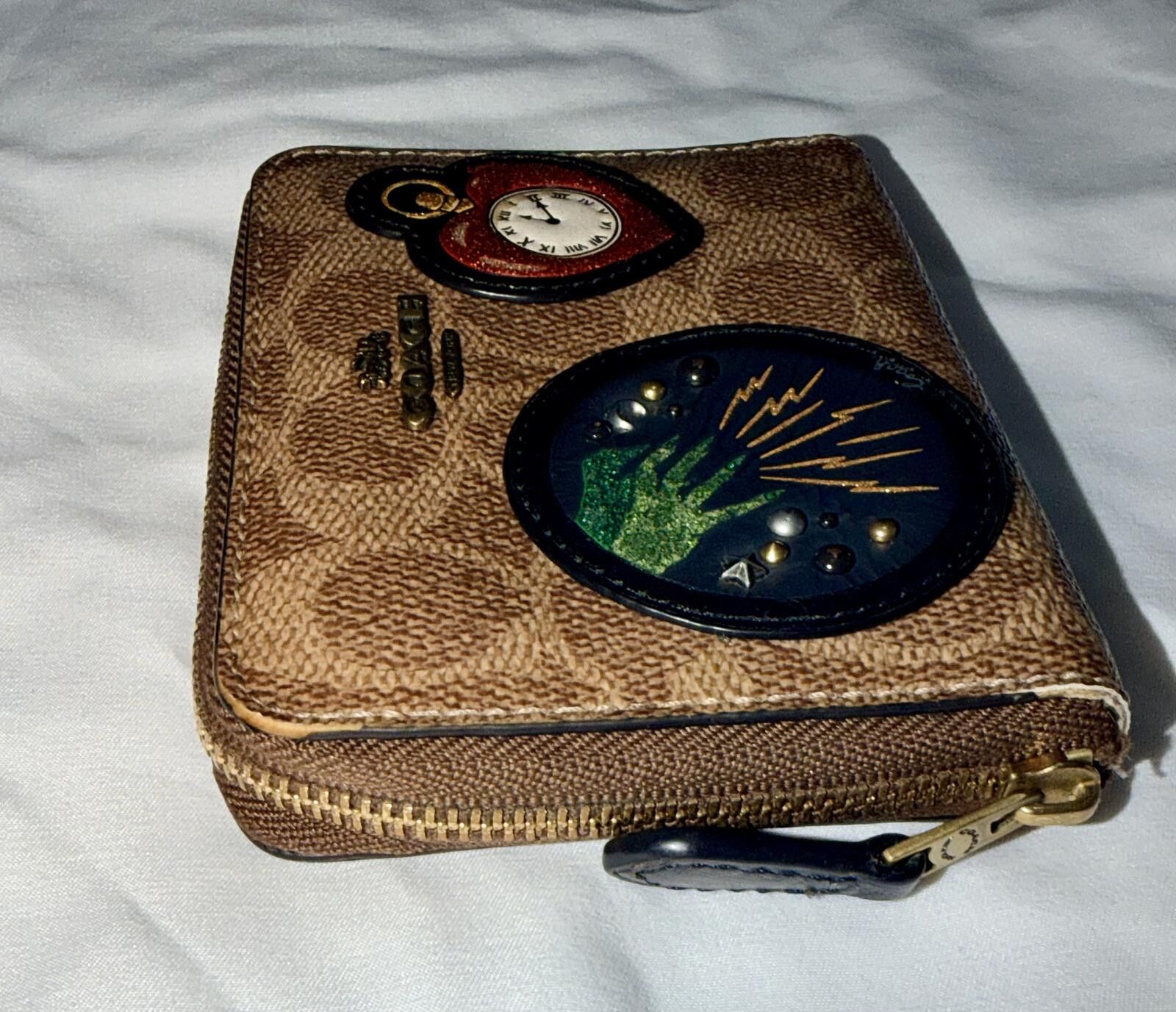 Coach Coach Wizard Of Oz Small Zip Around Wallet I With Patches Size ONE SIZE - 2 Thumbnail