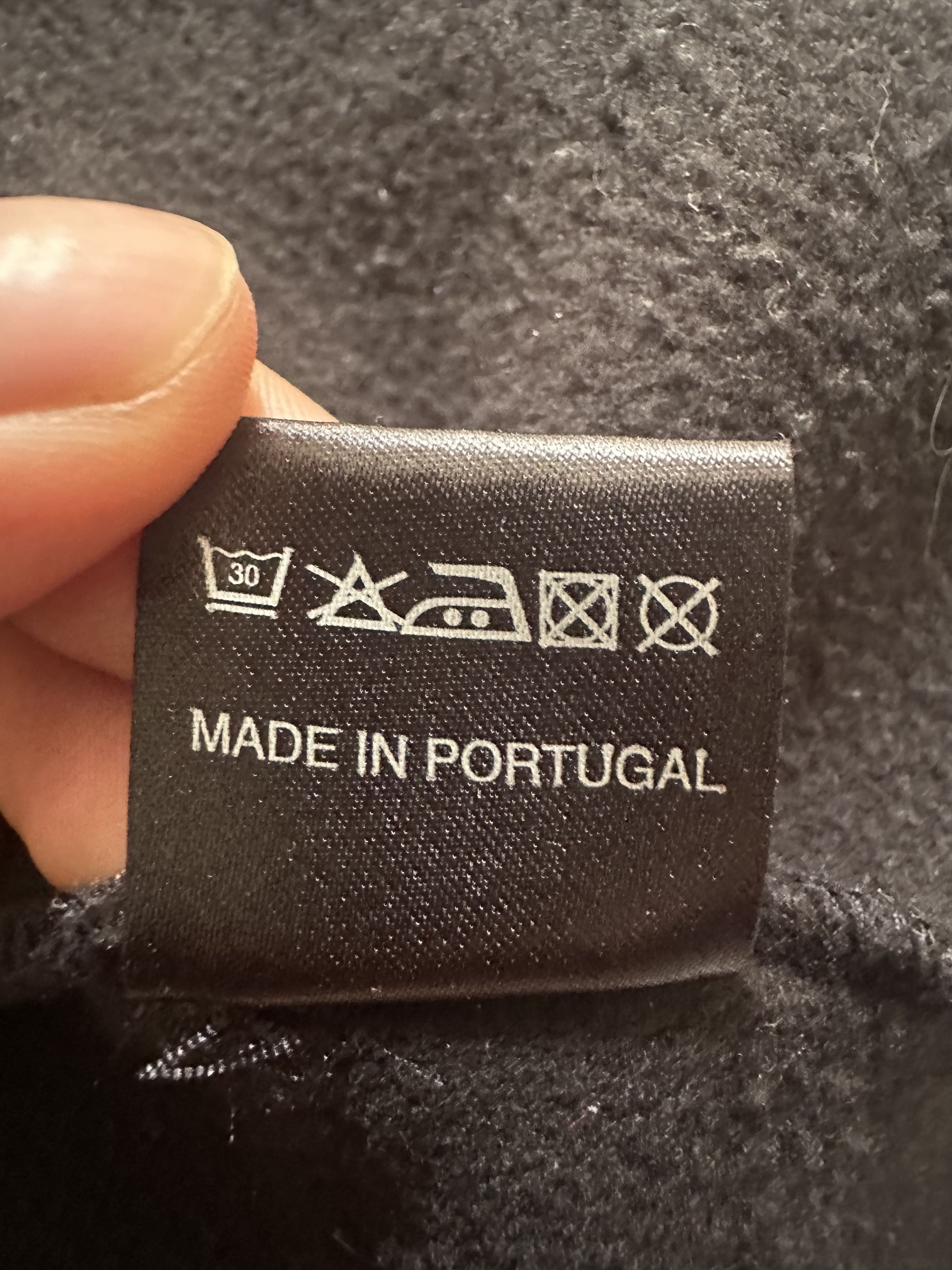 Vetements (xs) Vetements OG metal logo hoodie Size US XS / EU 42 / 0 - 8 Thumbnail