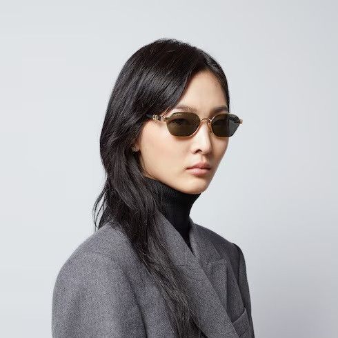 Gucci NEW Gucci GG1593S 001 Gold Grey Geometric Unisex Sunglasses Size ONE SIZE - 11 Thumbnail