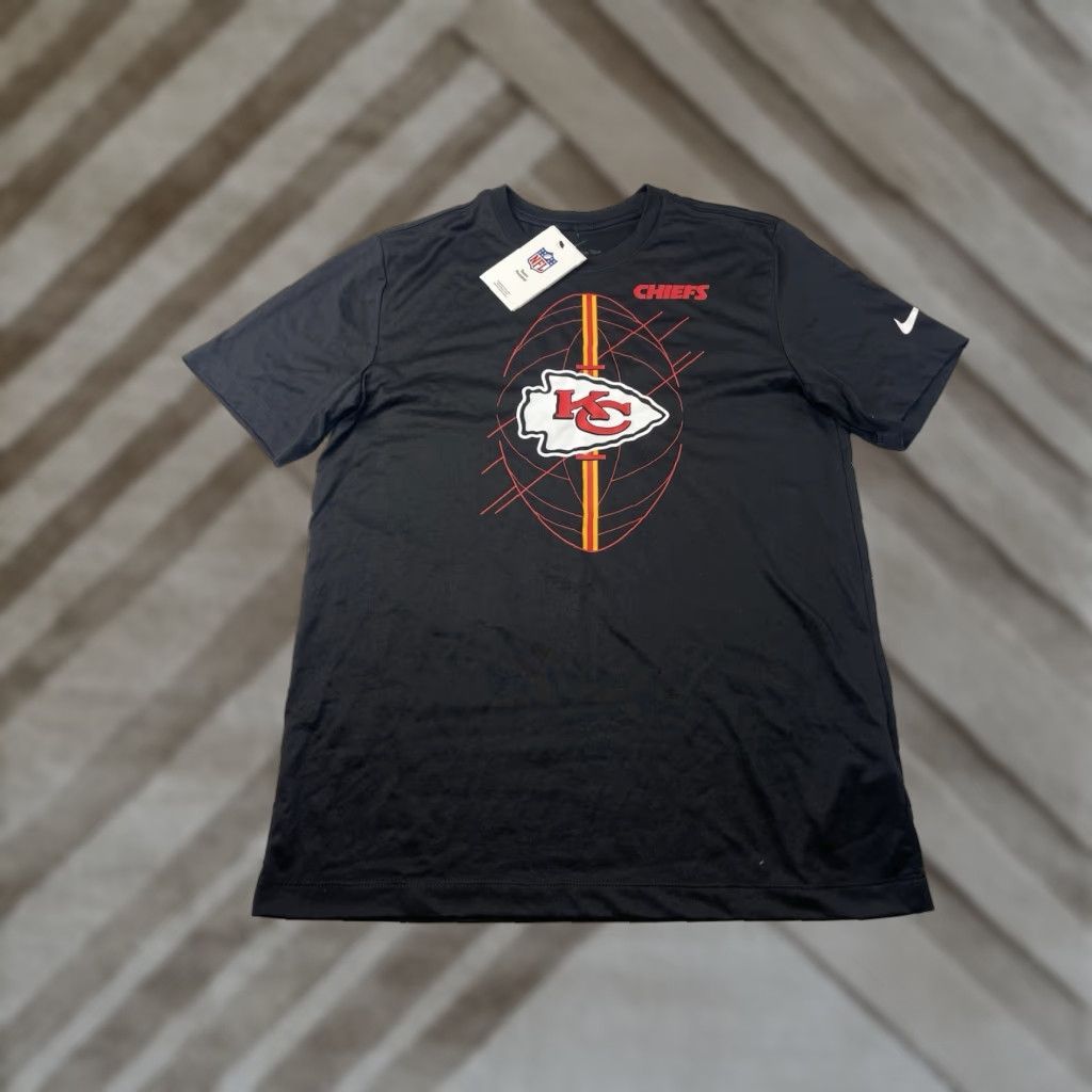 Nike VINTAGE not applicable, so start with Main Selling Point OR Brand. Best: Nike On Field Mens Medium Kansas City Chiefs Football T-Shirt Black Size US M / EU 48-50 / 2 - 1 Thumbnail