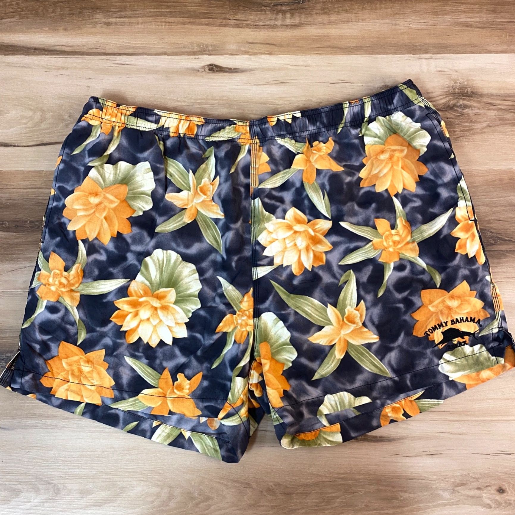 Tommy Bahama Tommy Bahama Swim Trunks Mens XL Relax Drawstring Multicolor Floral Print Lined Beach Colorful Size ONE SIZE - 2 Thumbnail
