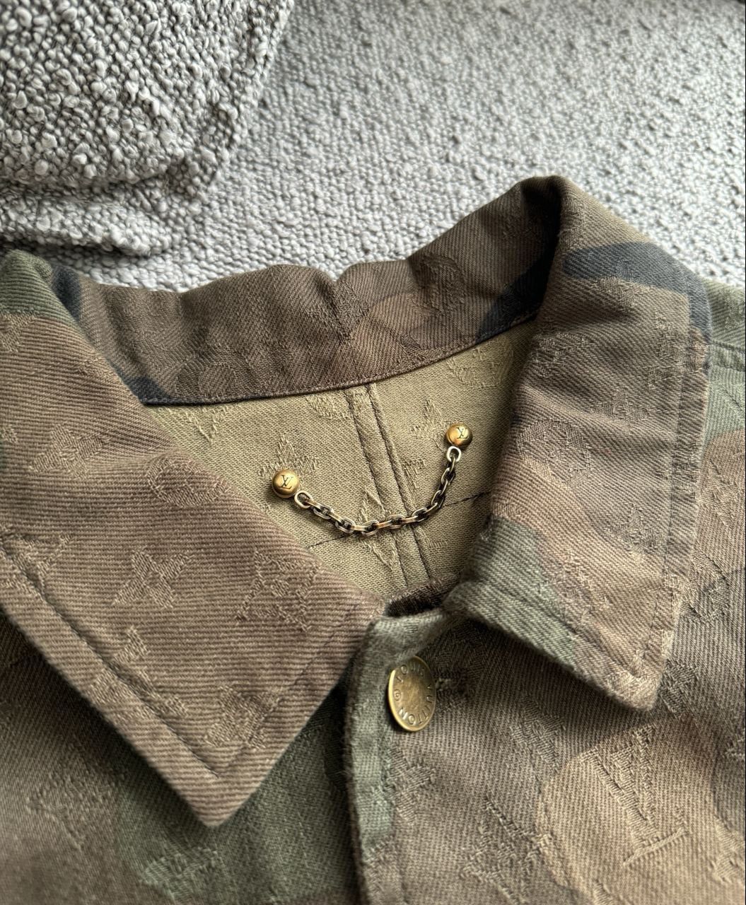 Louis Vuitton × Supreme LOUIS VUITTON x SUPREME CAMO MONOGRAM DENIM TRUCKER JACKET Size US S / EU 44-46 / 1 - 8 Thumbnail