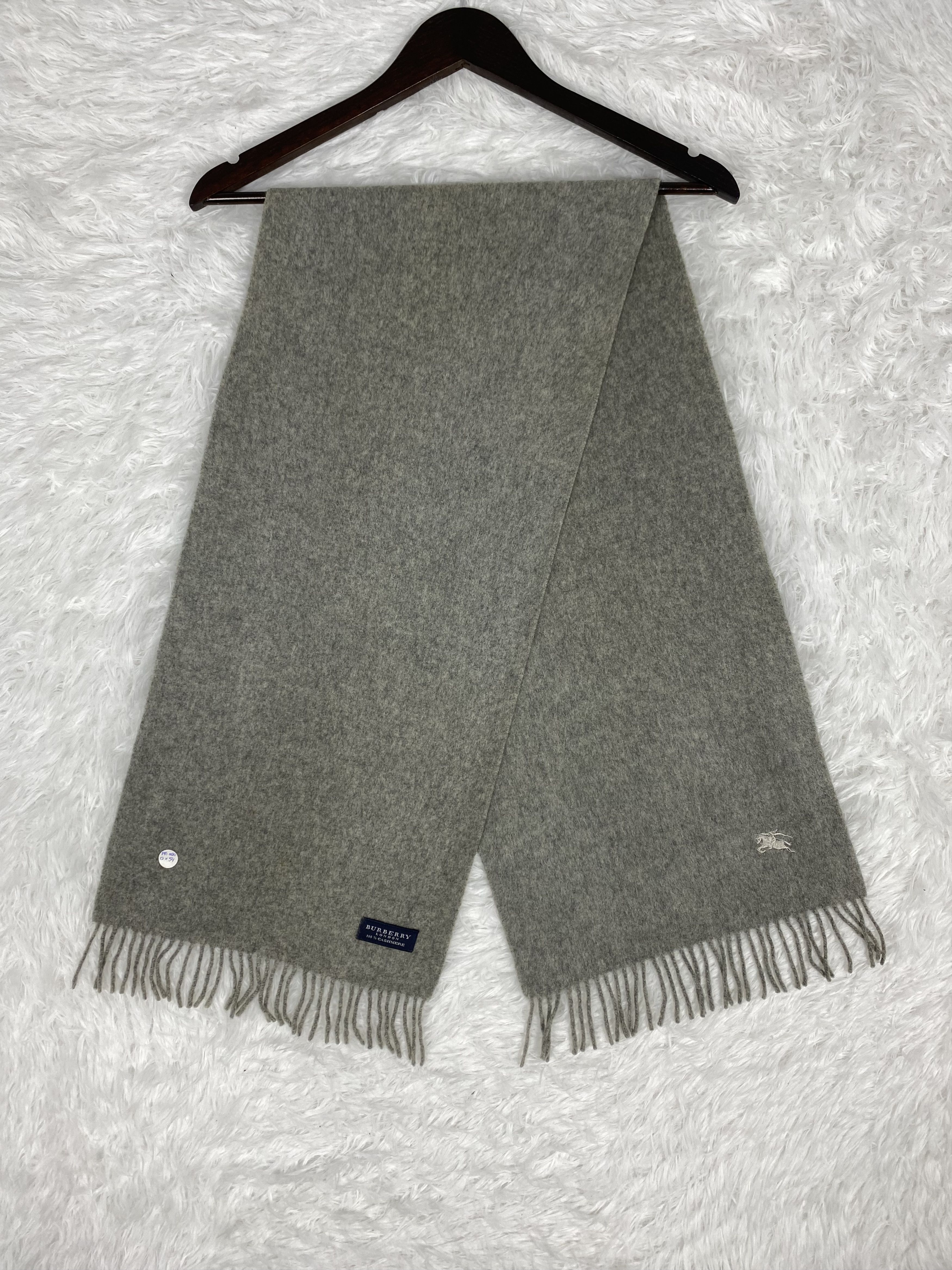 Burberry Vintage Burberry Scarf / Muffler Neckwear PM0020 Size ONE SIZE - 1 Thumbnail