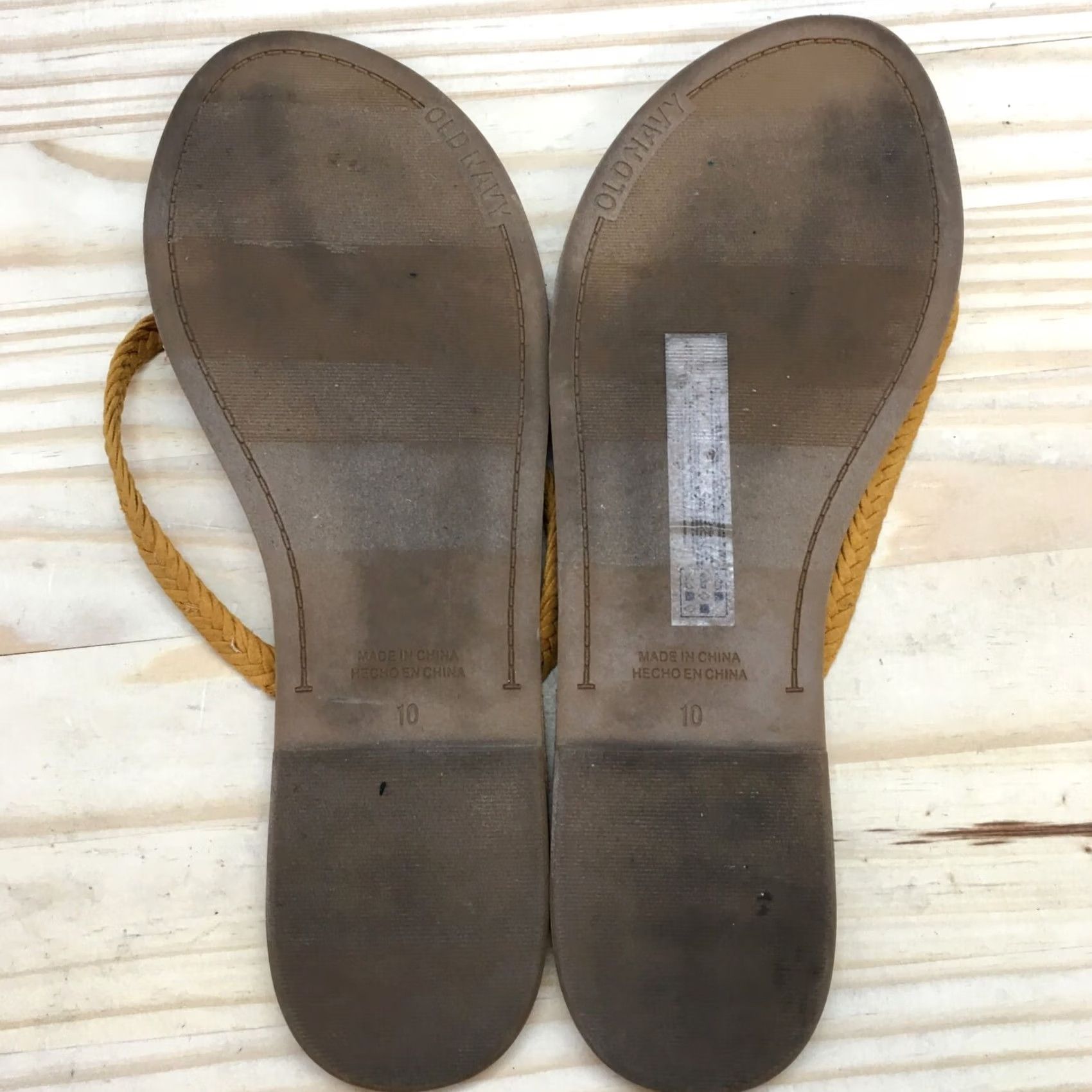 Old Navy Old Navy Sandals Womens 10 Thong Brown Toe-Post Comfort Casual Open Toe Flats Size US 10 / IT 40 - 7 Thumbnail