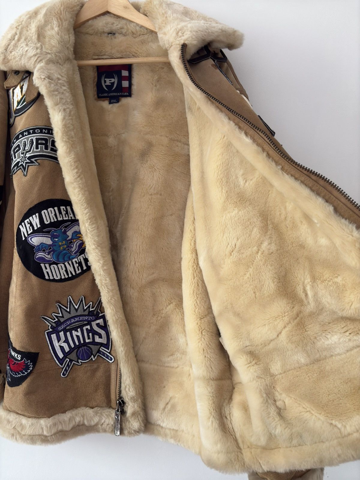 JH Design × Jeff Hamilton × NBA Rare Jeff Hamilton x Phat Farm NBA Leather Jacket – All Team Size US XXL / EU 58 / 5 - 9 Thumbnail