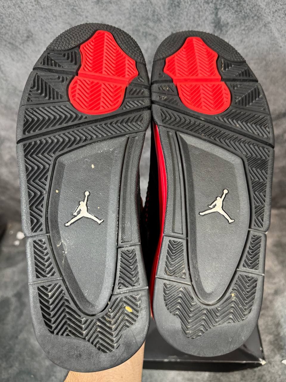 Jordan Brand Size 10 | Jordan 4 Red Thunder With Box | Pre-Owned Size US 10 / EU 43 - 4 Thumbnail