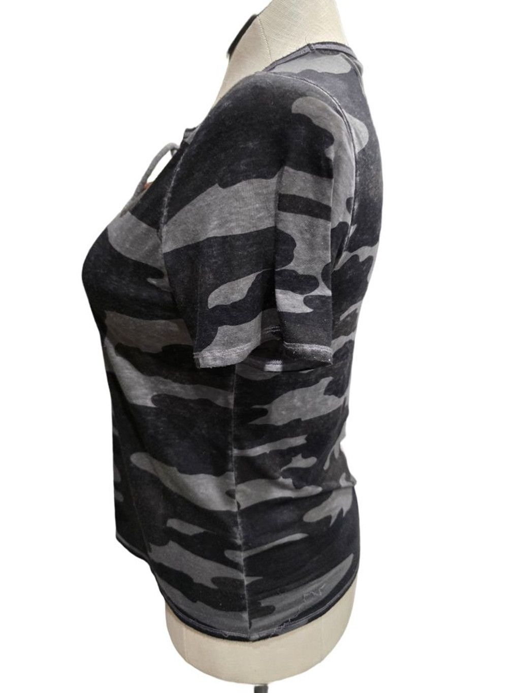 Lucky Brand Women's Lucky Brand Camo Lace-Up Short Sleeve Tee M Black Size M / US 6-8 / IT 42-44 - 2 Thumbnail