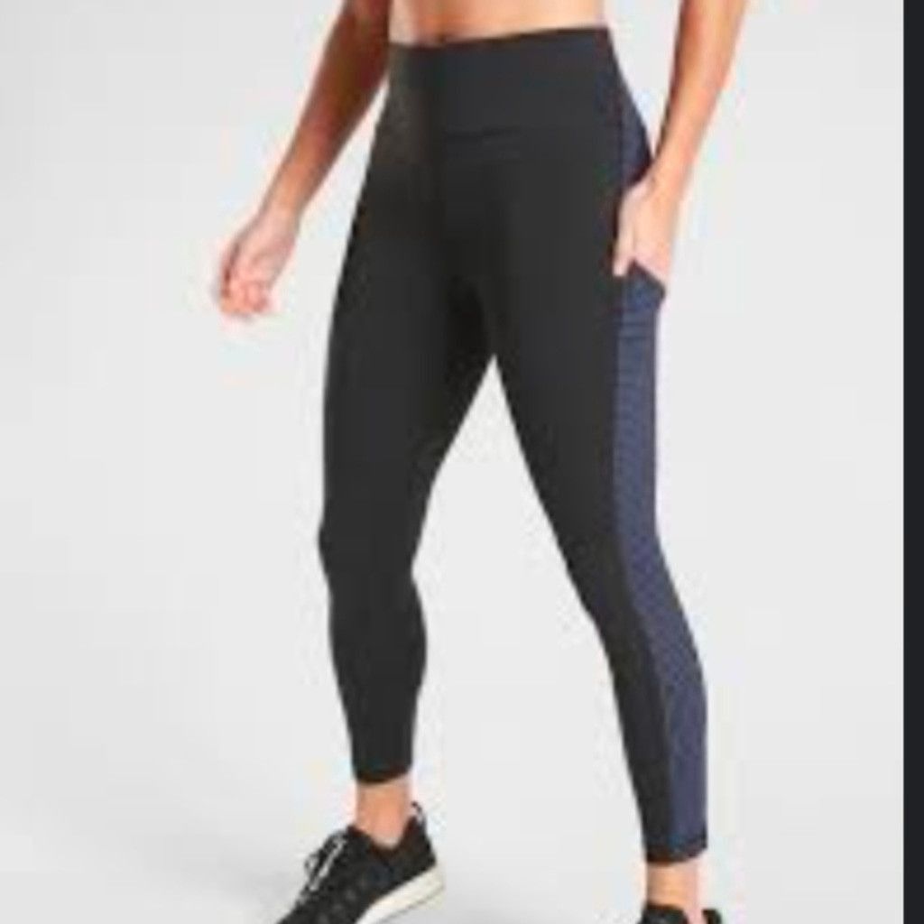 Athleta Athleta Dress Blue Ult Stash Pocket 7/8 Tight Size Small Size 26" / US 2 / IT 38 - 1 Thumbnail