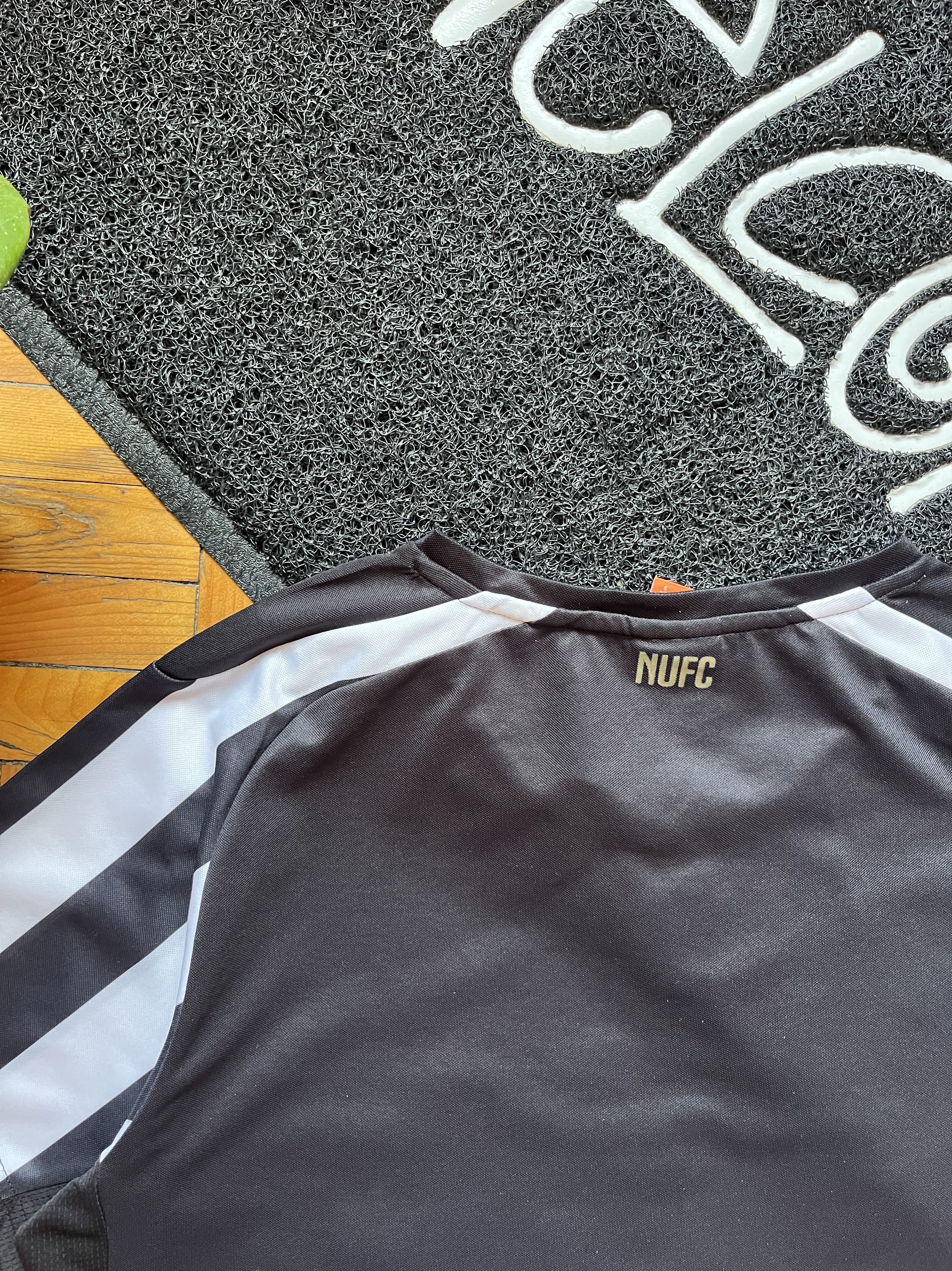 Puma Newcastle United Puma Football Shirt Soccer Jersey 2014/15 Size US M / EU 48-50 / 2 - 5 Thumbnail