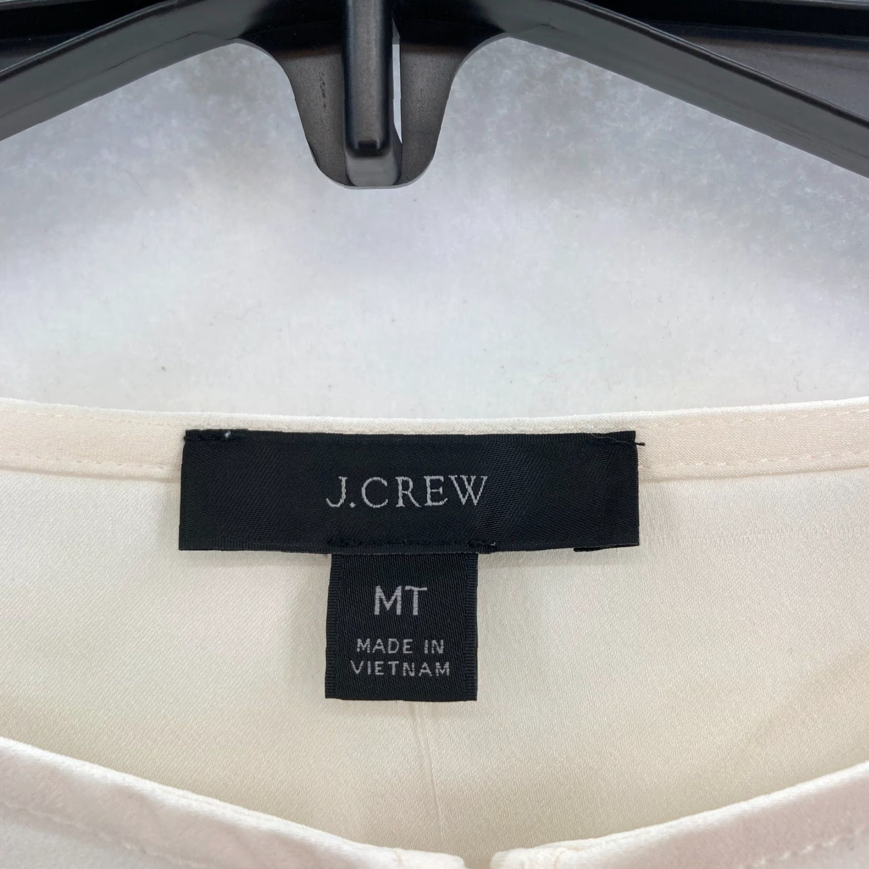 J.Crew J.CREW Puff Sleeve Satin Back Crepe Top Women's MT Tall Ivory Keyhole Neckline Blouse Size M / US 6-8 / IT 42-44 - 5 Thumbnail
