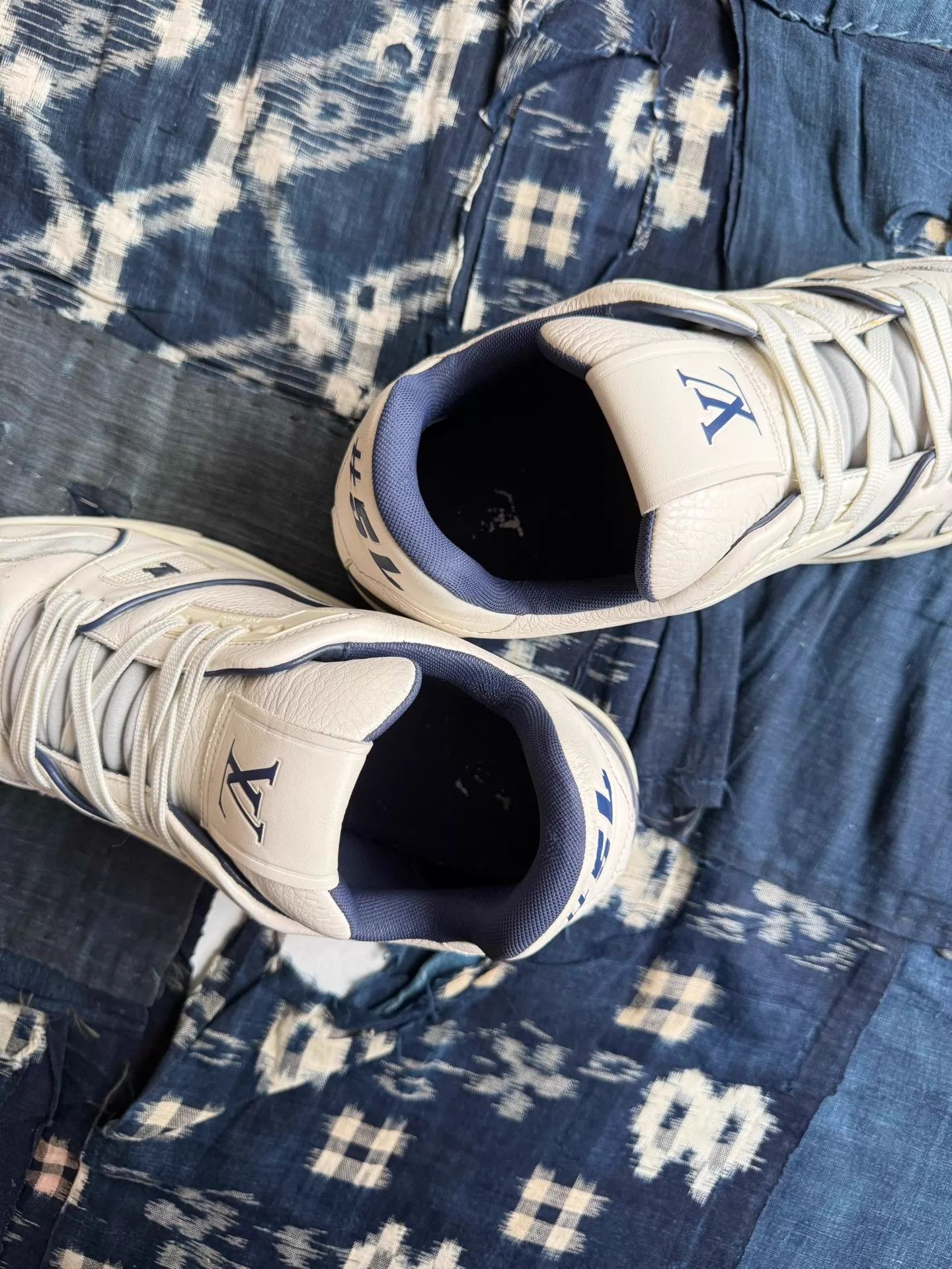 Louis Vuitton LV TRAINER White/Blue US8 Complete Mint Size US 8 / IT 38 - 7 Thumbnail