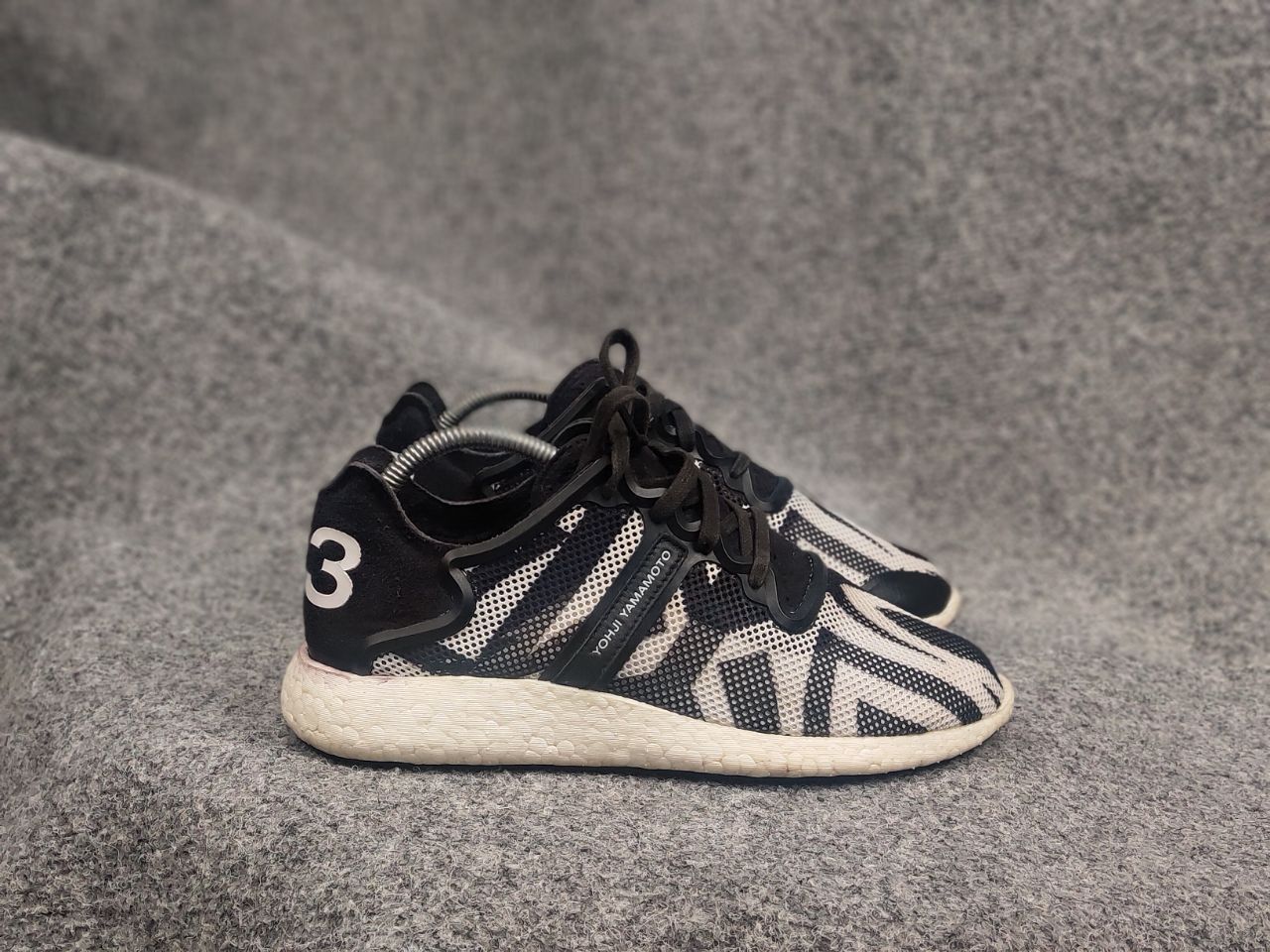 Yohji Yamamoto Yohji Yamamoto Adidas Y-3 Boost Japan Pattern Mesh sneakers Size US 7 / EU 40 - 1 Thumbnail