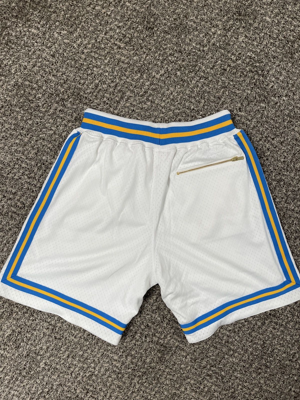 Just Don × Kith × Mitchell & Ness Kith Mitchell and Ness NBA LA GSW Basketball Shorts Size M Size US 32 / EU 48 - 5 Thumbnail