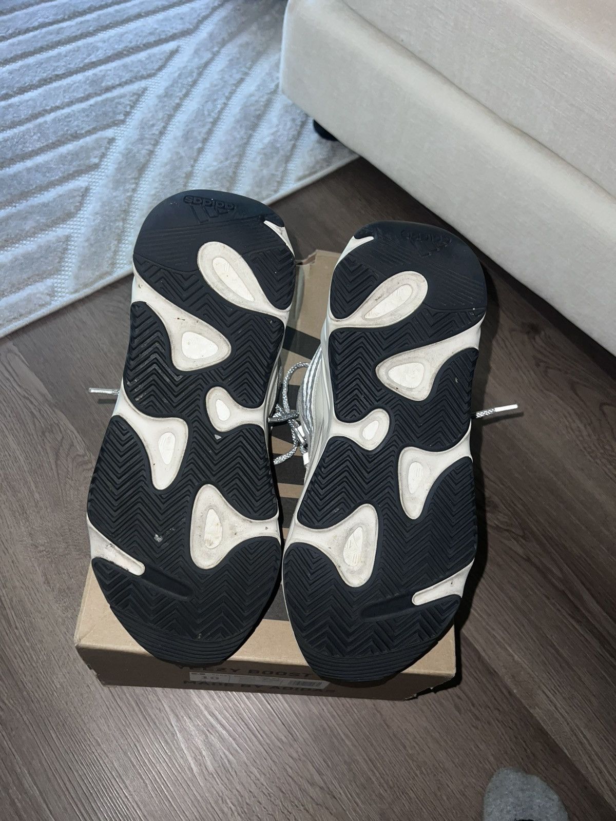 Yeezy Adidas yeezy 700 v2 static size 10 Size US 10 / EU 43 - 4 Thumbnail