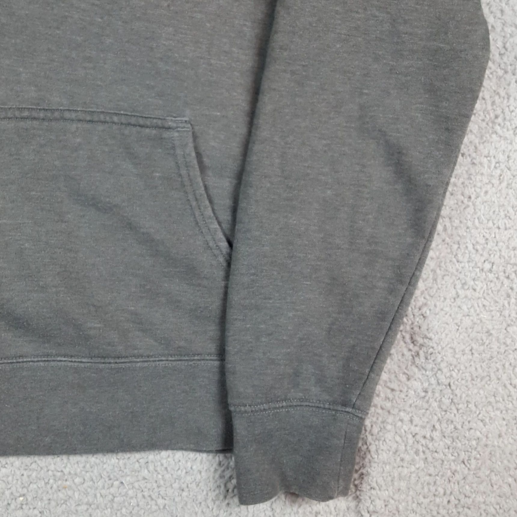 The North Face VINTAGE The North Face Purple Logo Hoodie Women's M Fleece Hooded Sweatshirt Pullover Size M / US 6-8 / IT 42-44 - 4 Thumbnail