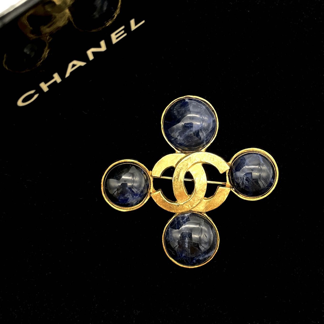 Chanel Chanel Coco Mark Color Stone Brooch 95A Size ONE SIZE - 1 Thumbnail