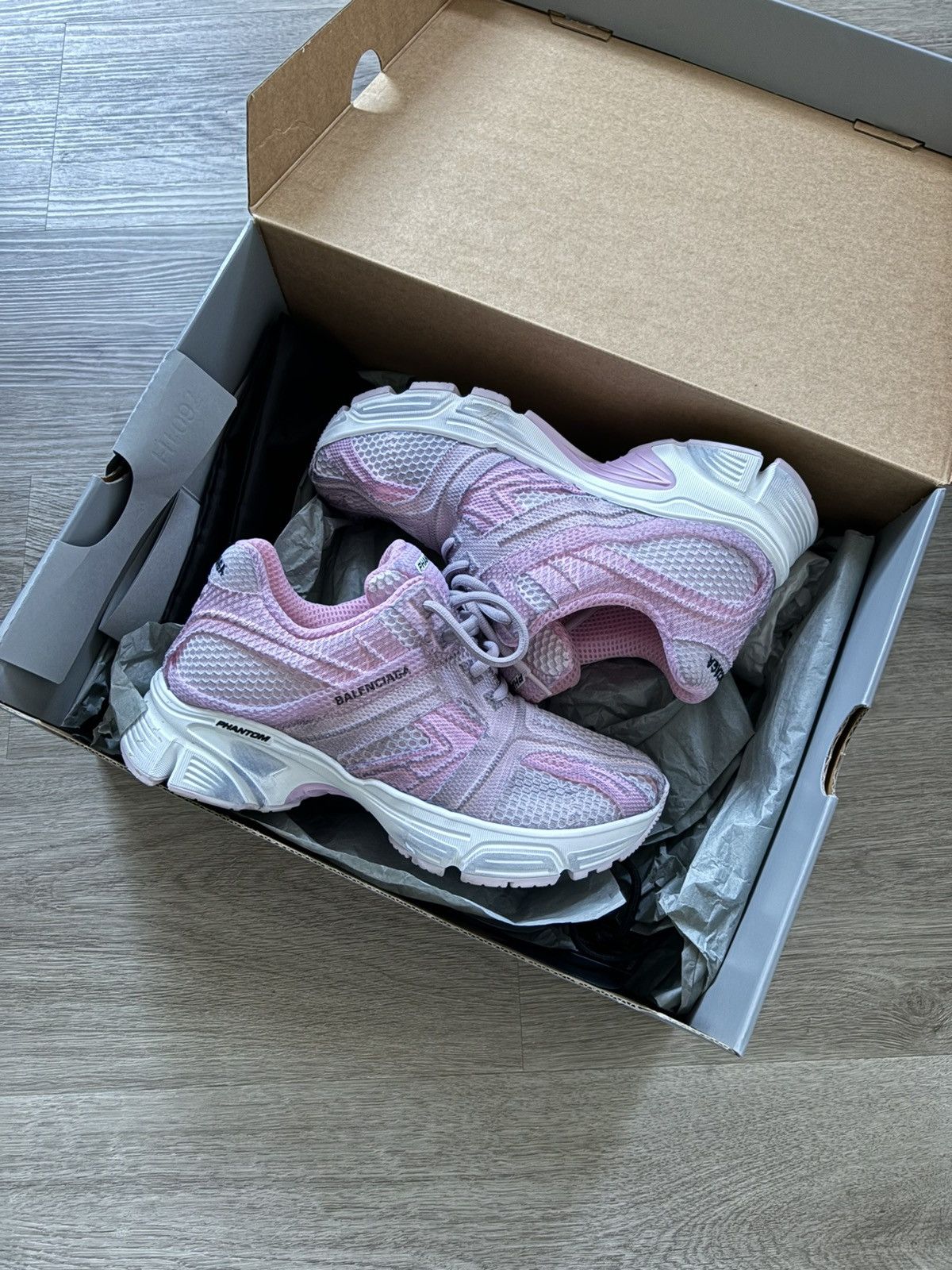 Balenciaga ꜱᴏʟᴅ Balenciaga Phantom Sneakers Size US 8 / IT 38 - 10 Thumbnail