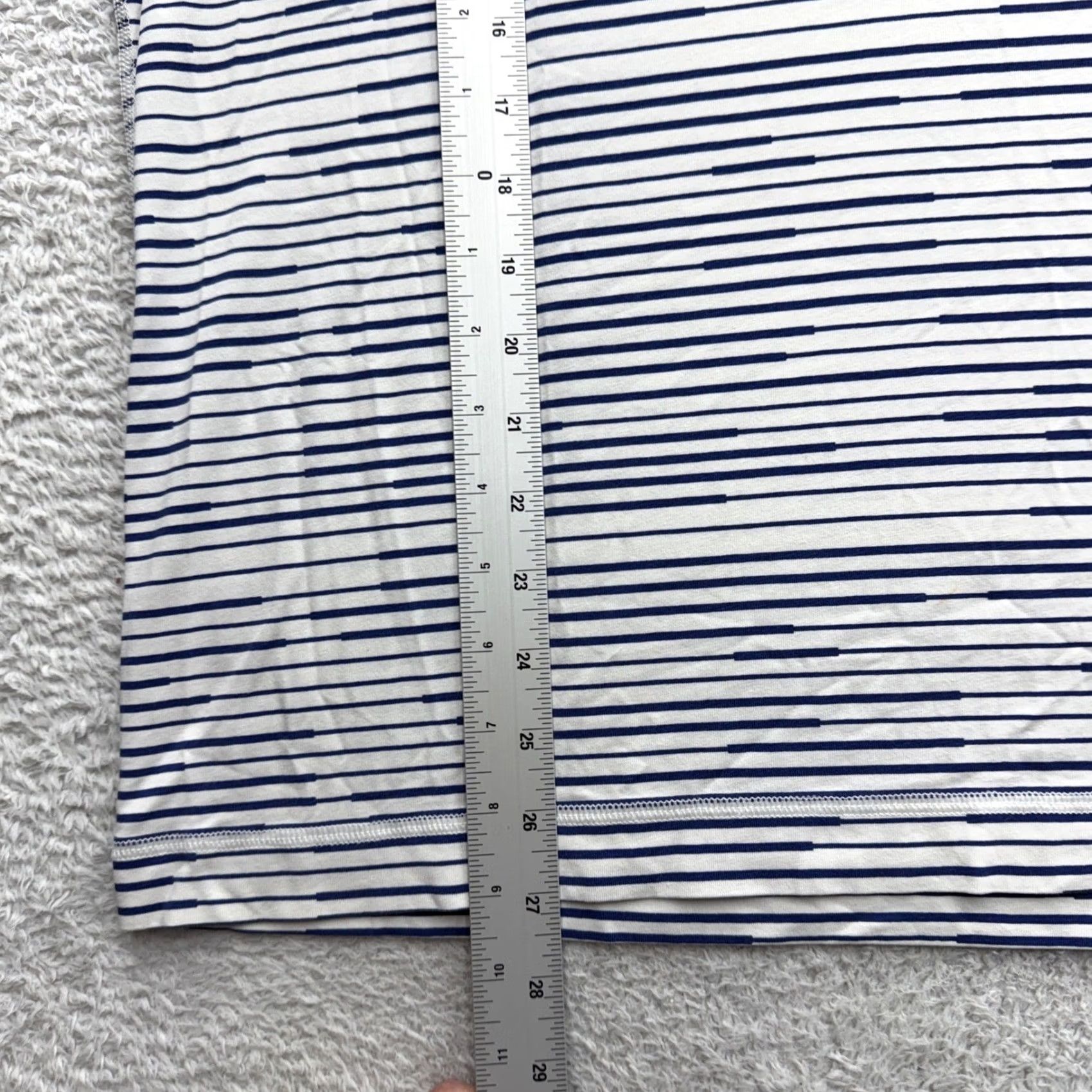 Lululemon Lululemon Metal Vent Tech Short Sleeve Shirt Navy White Striped M Mens Crew Neck Moisture Wicking Breathable Athletic Activewear Nij? Size US M / EU 48-50 / 2 - 3 Thumbnail