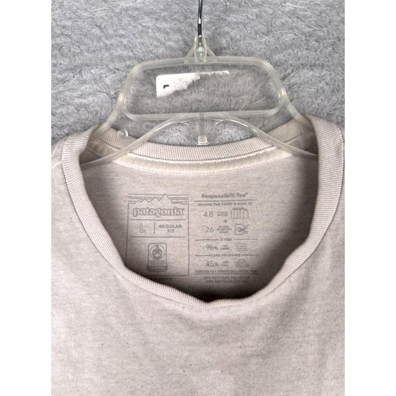 Patagonia Patagonia Shirt Mens L White Responsibili-Tee Graphic Crew Neck Short Sleeve Size US L / EU 52-54 / 3 - 7 Thumbnail
