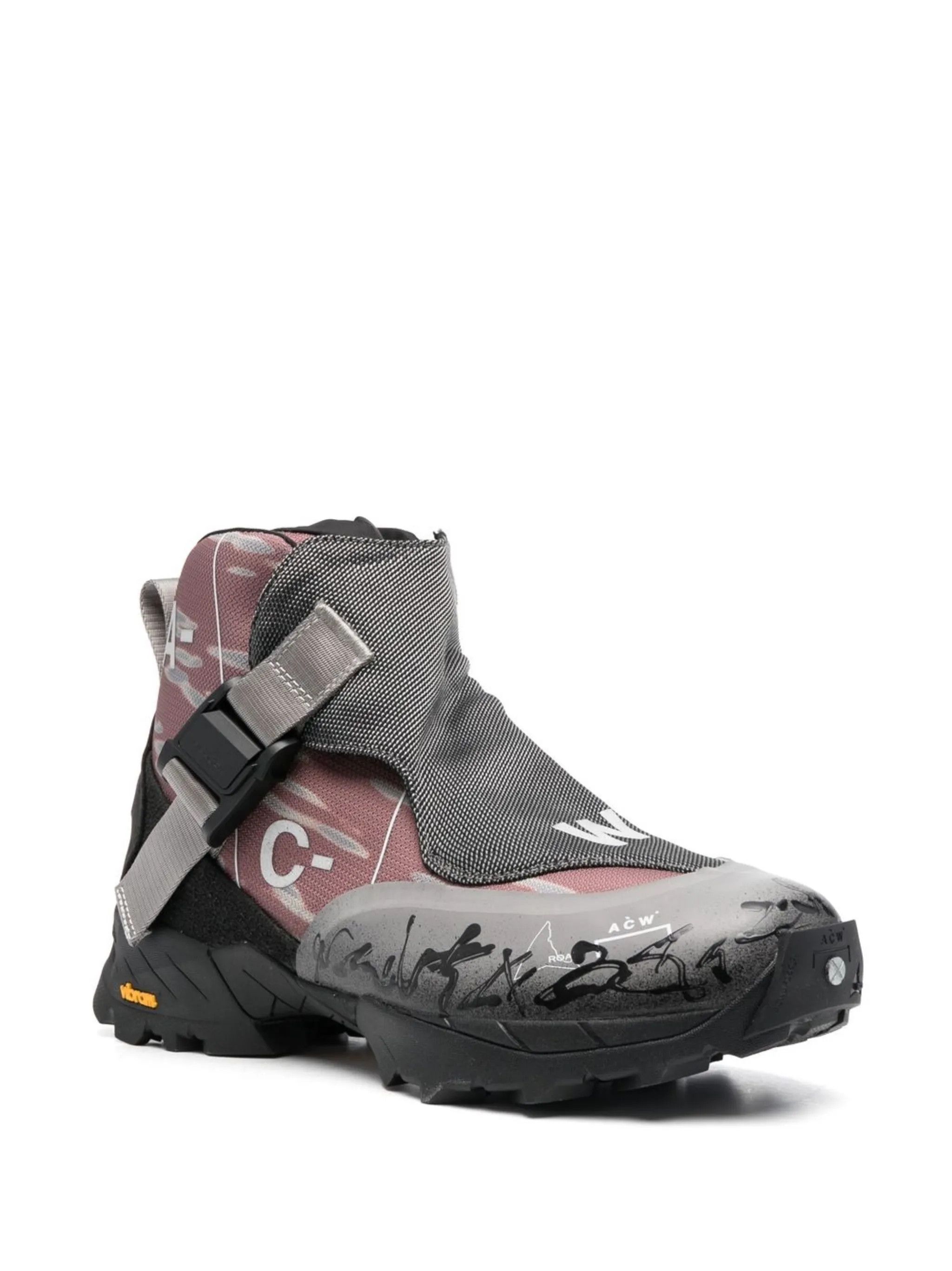 o1f1d3z0825 Andreas Buckle-fastening Boots in Multicolor
