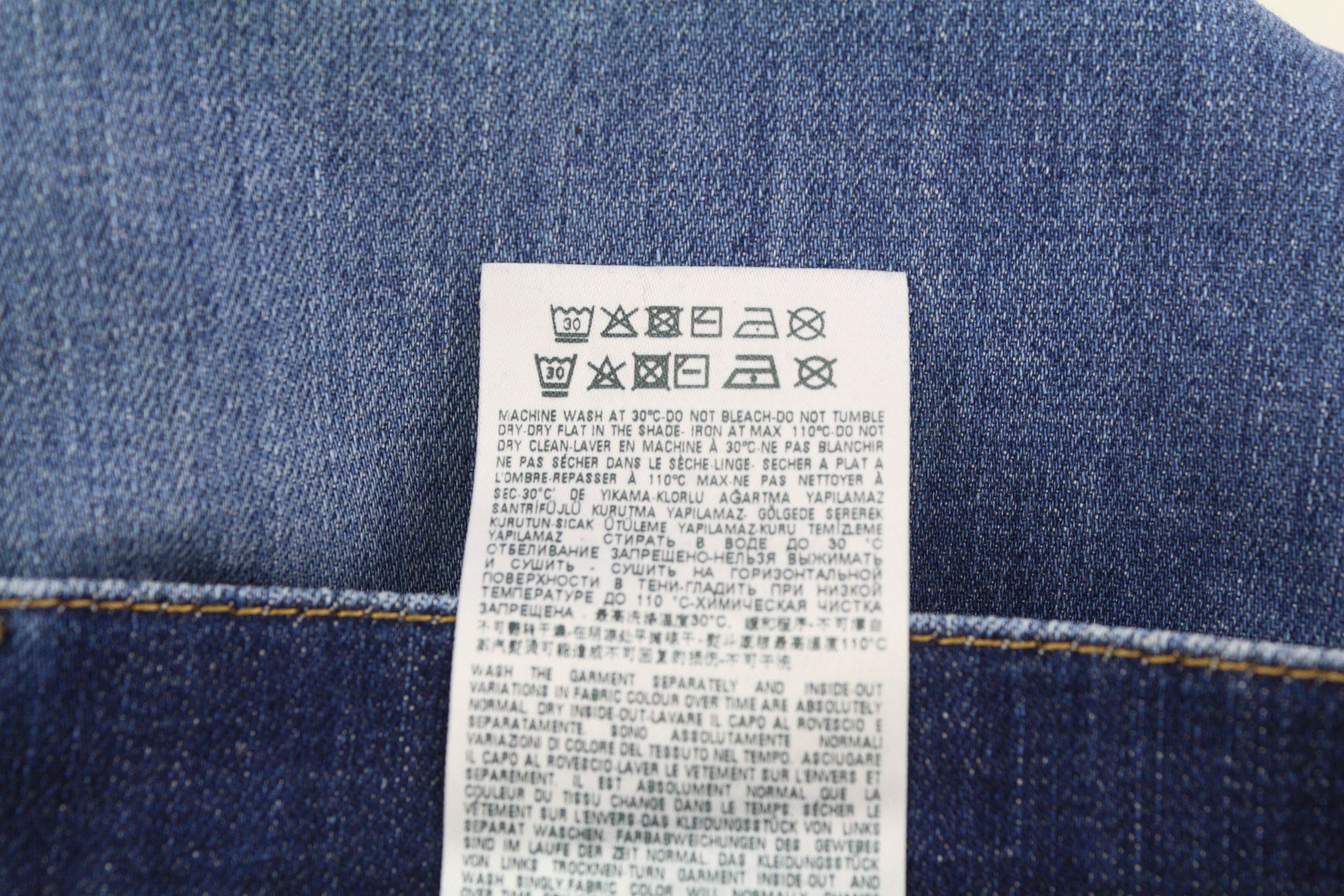 Diesel 2005 D-FINING 09C72 W29/L32 Tapered 40467 Size US 29 - 11 Thumbnail