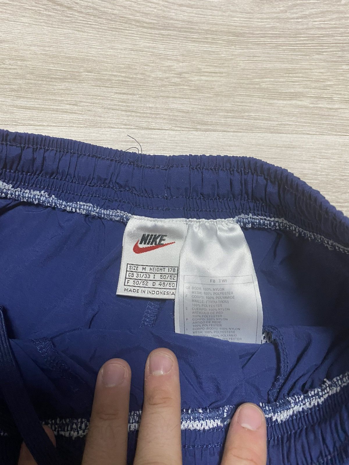 Nike Vintage Nike nylon big logo shorts size M 32” Size US 32 / EU 48 - 6 Thumbnail