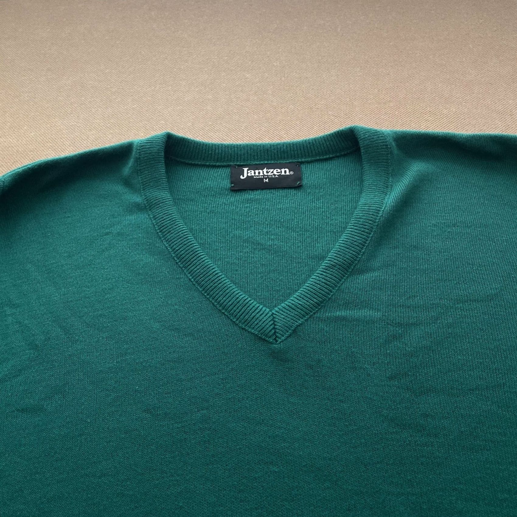Jantzen VINTAGE Jantzen Sweater Mens Medium V Neck Pullover Knit Made USA Lightweight Classic Green Size US M / EU 48-50 / 2 - 3 Thumbnail
