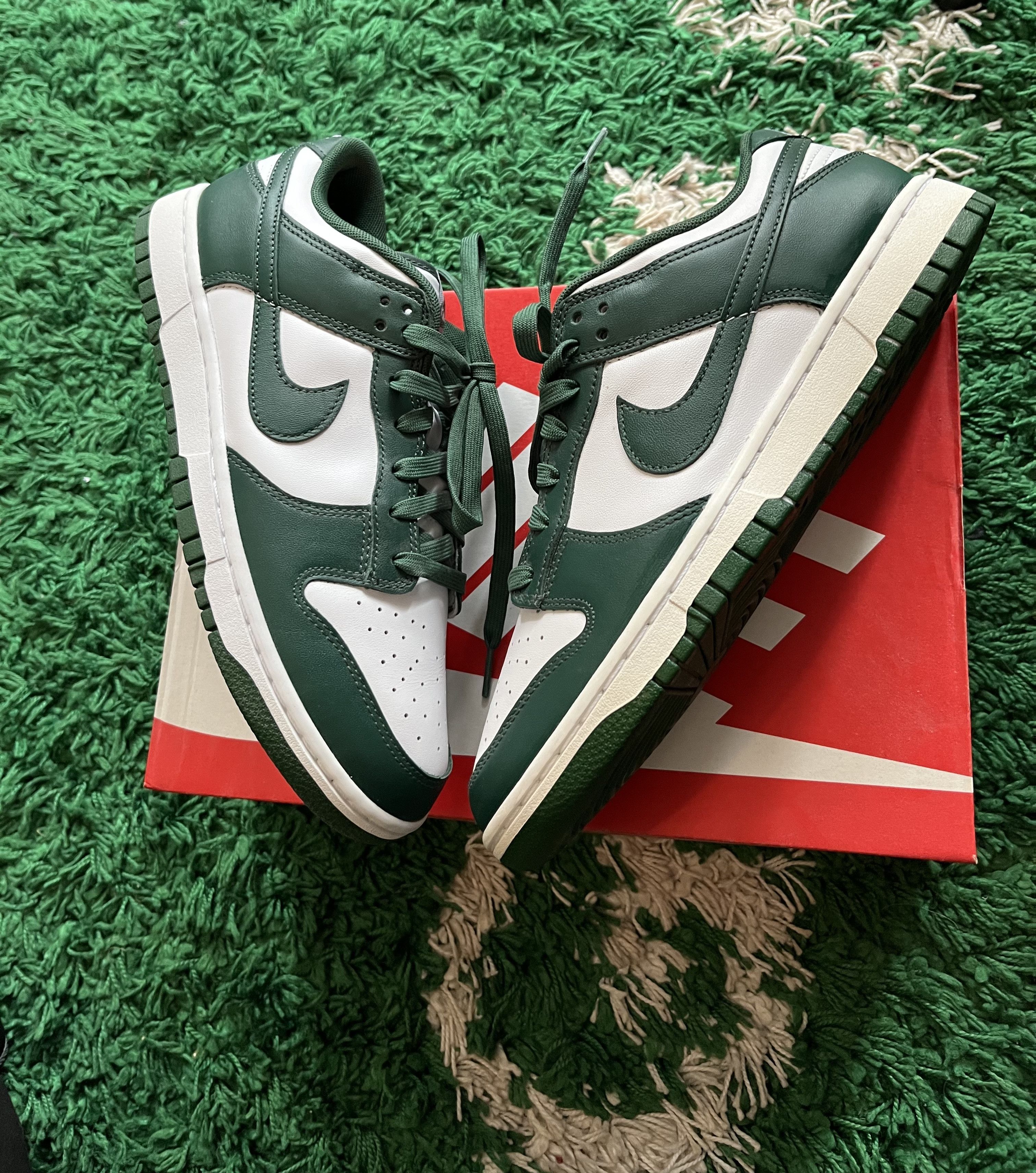 Nike SB Nike sb dunk olive green Size US 10 / EU 43 - 1 Thumbnail