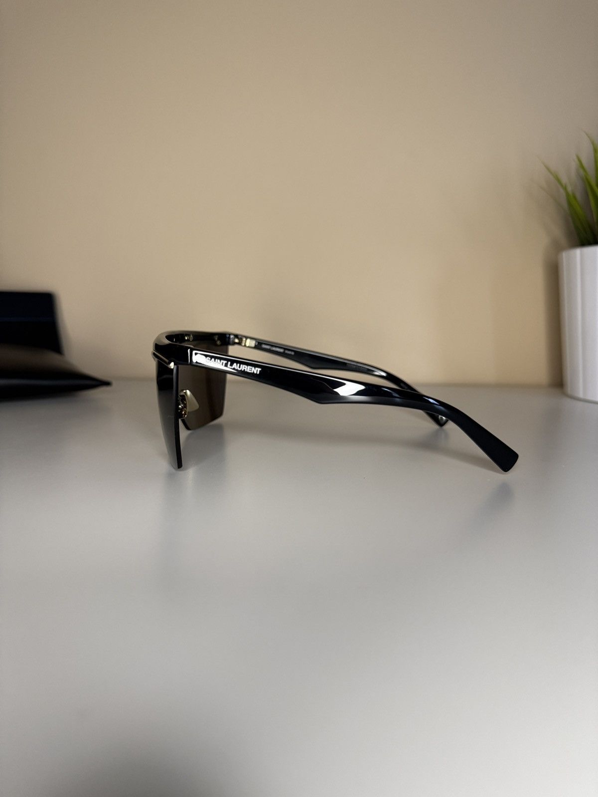 Saint Laurent Paris Saint Laurent 614 Mask 001 Size ONE SIZE - 7 Thumbnail