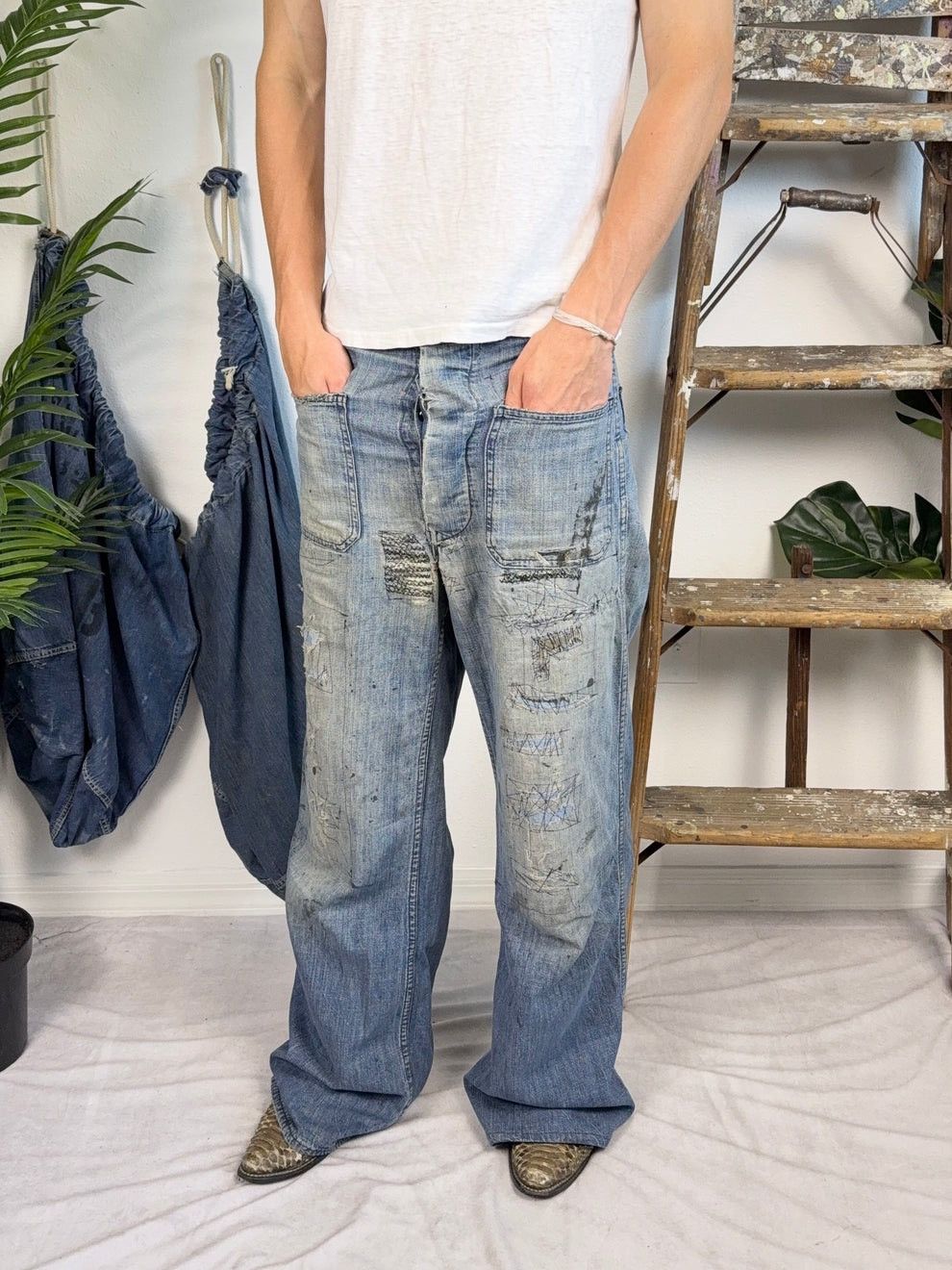 Vintage 1940s WW2 Distressed & Repaired USN Dungarees Size US 30 / EU 46 - 3 Thumbnail