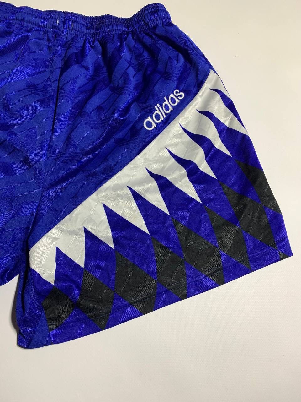 Adidas × Vintage Adidas 1996 Retro Chinese national team Sports Shorts Size US 34 / EU 50 - 2 Thumbnail