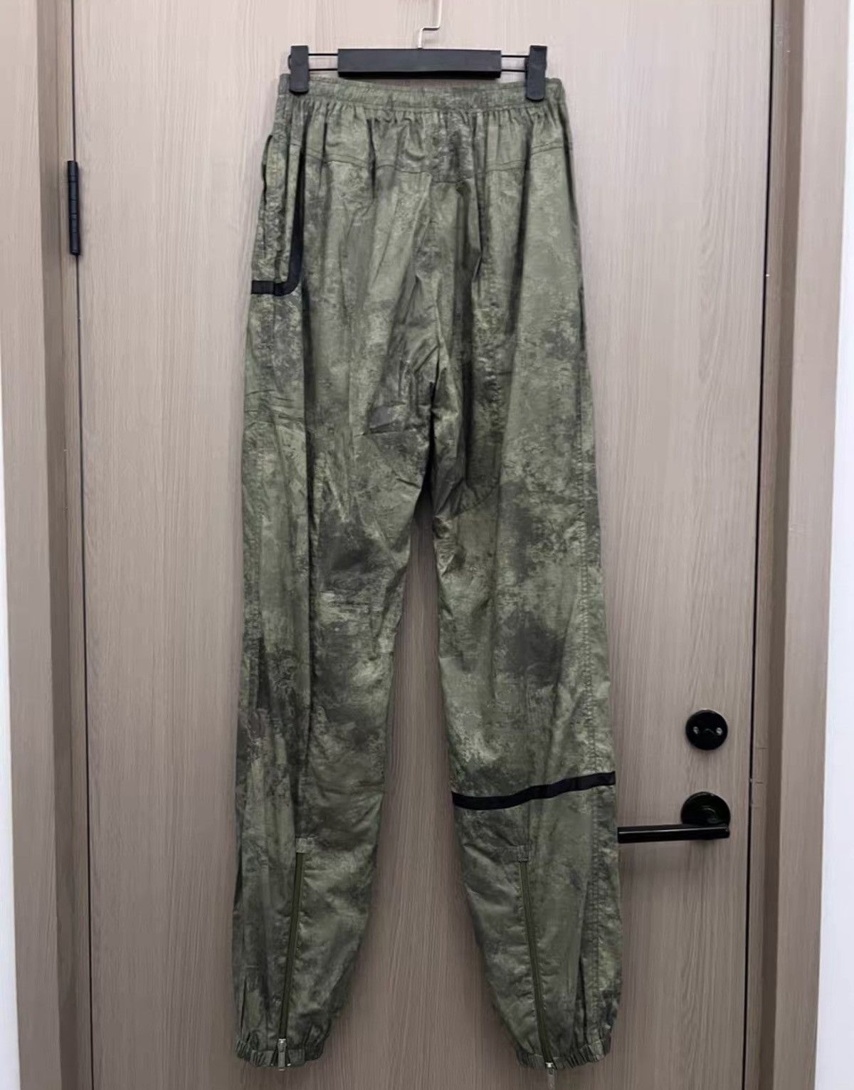 Heliot Emil HE Nylon Camouflage Reflective Drawstring Cargo Pants Size US 33 - 4 Thumbnail
