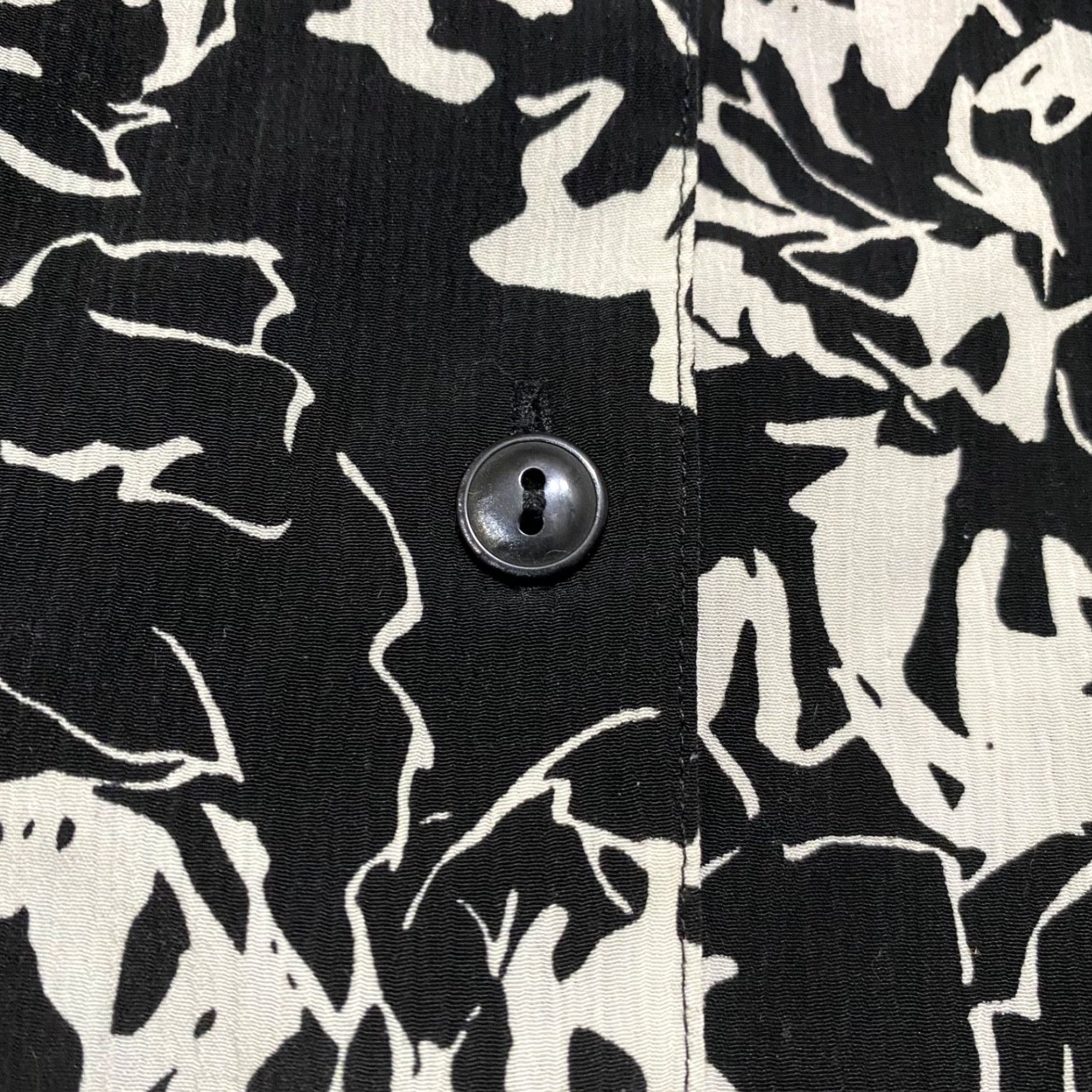 Vintage Maggie Barnes Womens Blouse Shirt Plus 32W Black Floral Short Sleeve Button Size XXS / US 00 / IT 34 - 4 Thumbnail