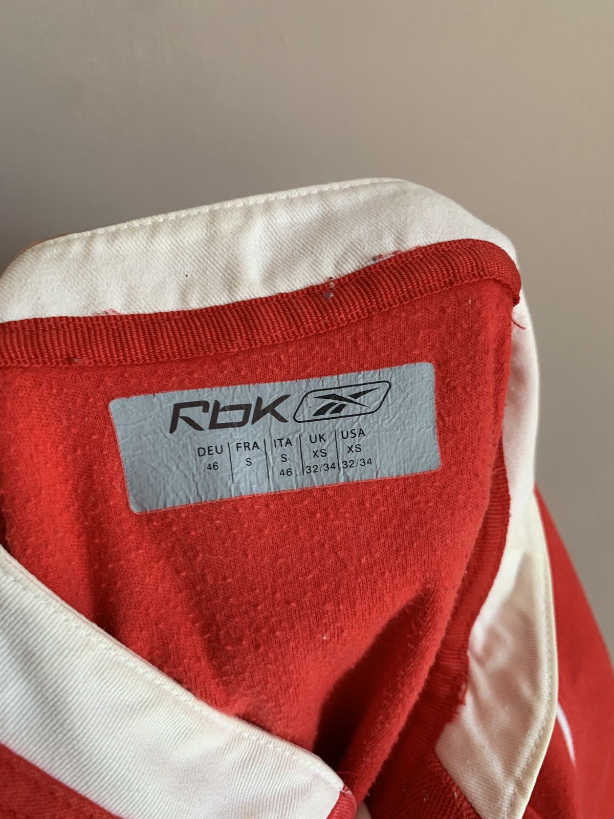 Vintage Wales 2004 Home Rugby Union Shirt Reebok Jersey Size S Size US S / EU 44-46 / 1 - 15 Thumbnail