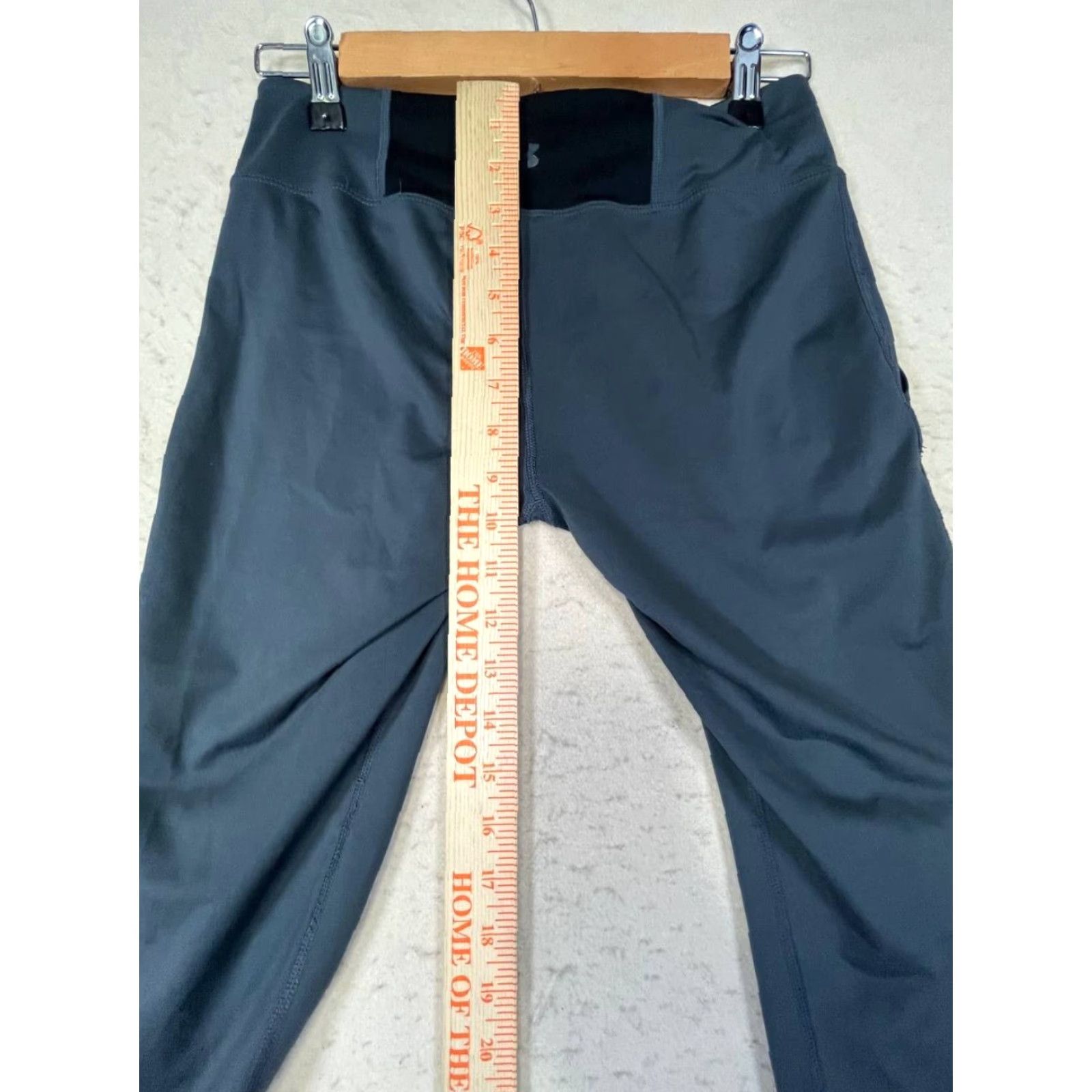 Under Armour Under Armour Leggings Pants Women S Small Black See Measurements Waist 26 in Compression Athletic Yoga Gray Size 28" / US 6 / IT 42 - 4 Thumbnail